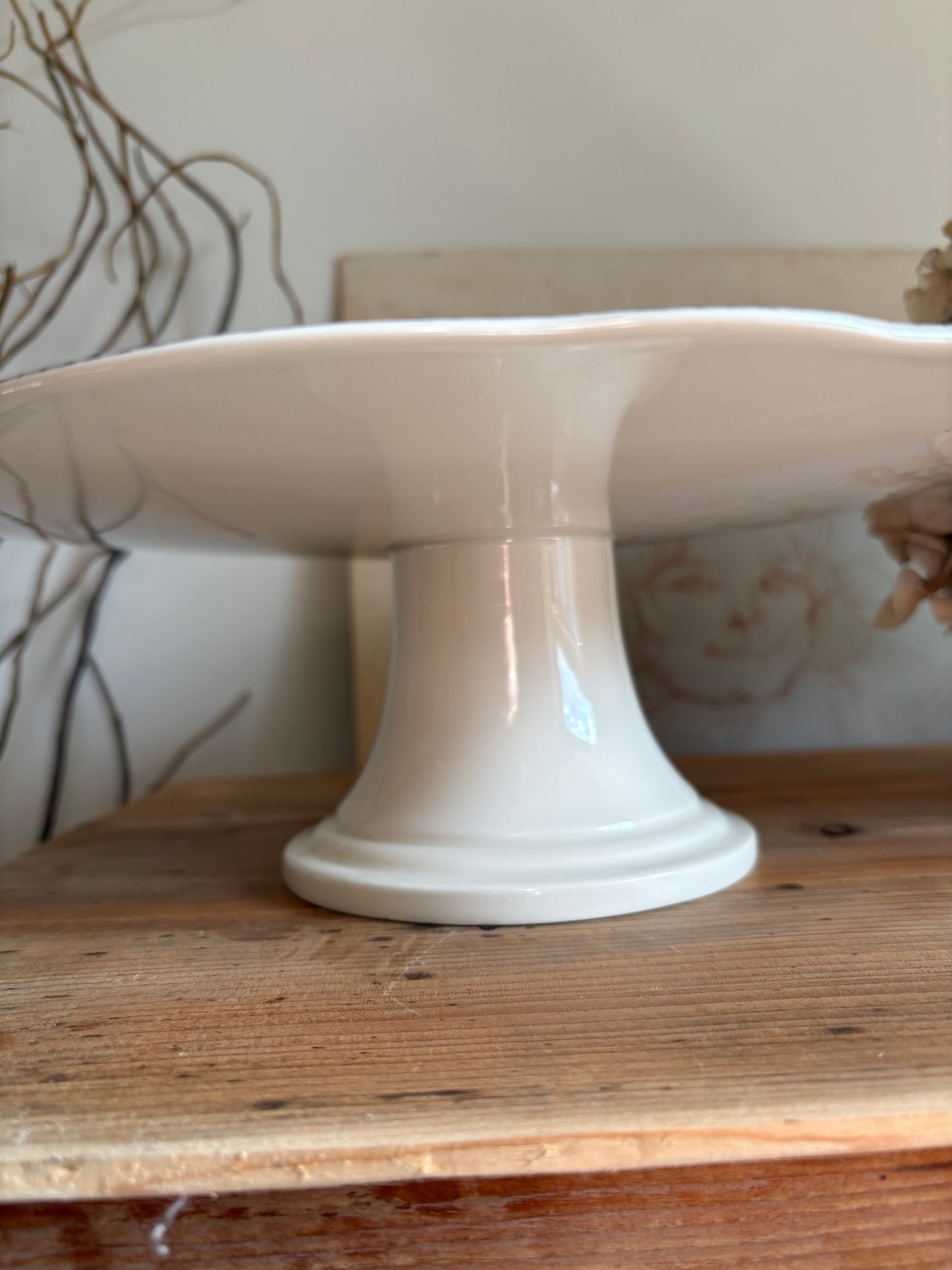 Charcoal and white vintage asiatic pheasant round cake stand
