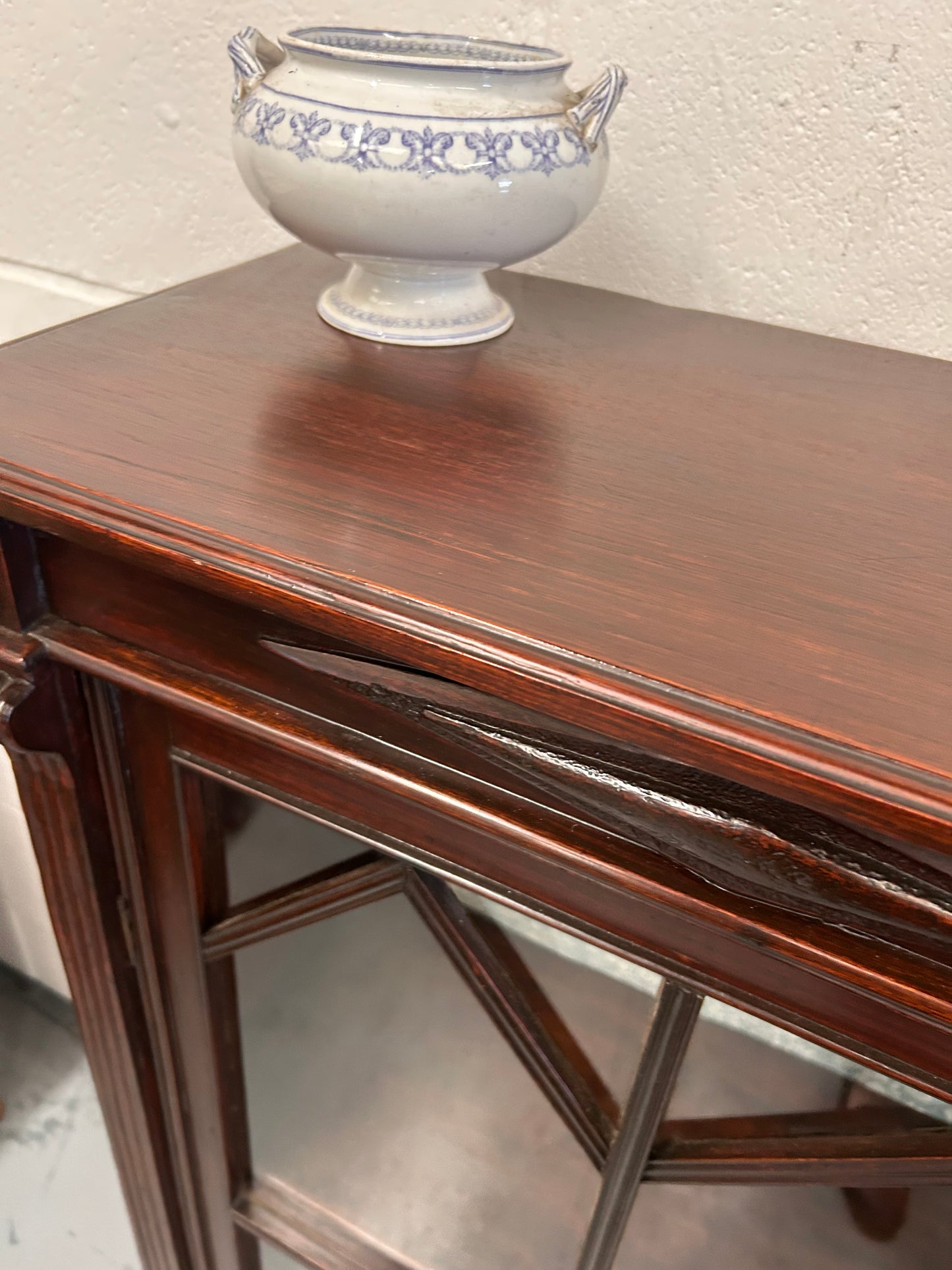 A vintage mahogany display cabinet with a glazed front great condition