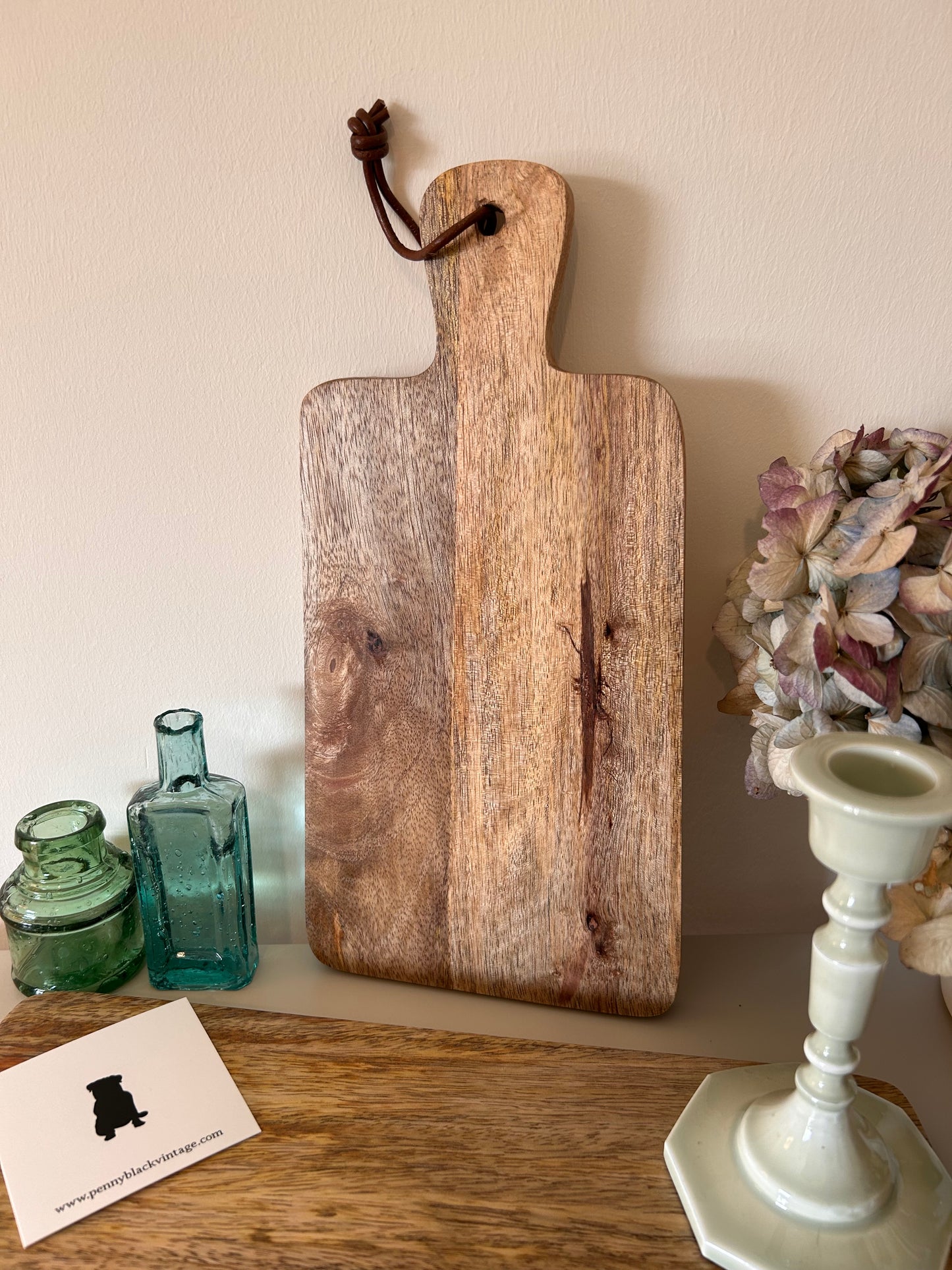 Mango Wood Kitchen Chacuterie chopping board with hanger