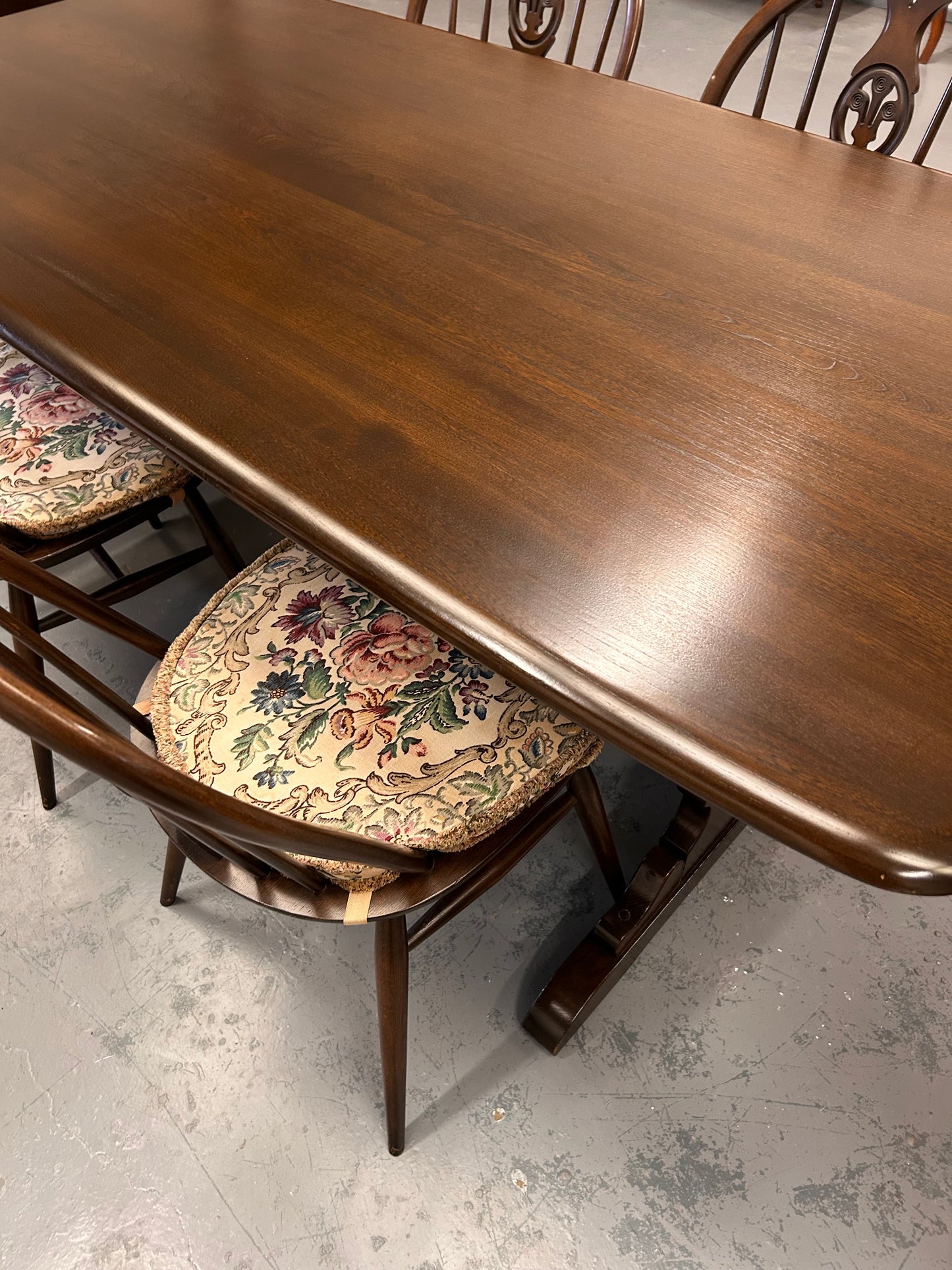 ERCOL ‘Old Colonial’ Vintage dining table with four chairs