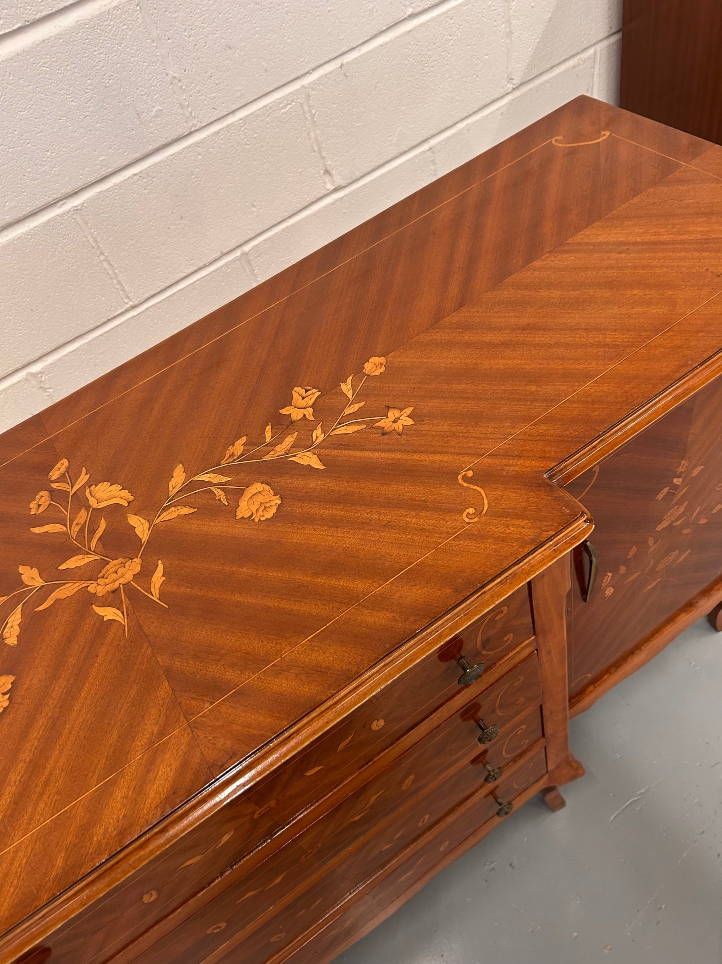 Beautifully shaped Vintage French sideboard with 4 drawers 2 cupboards