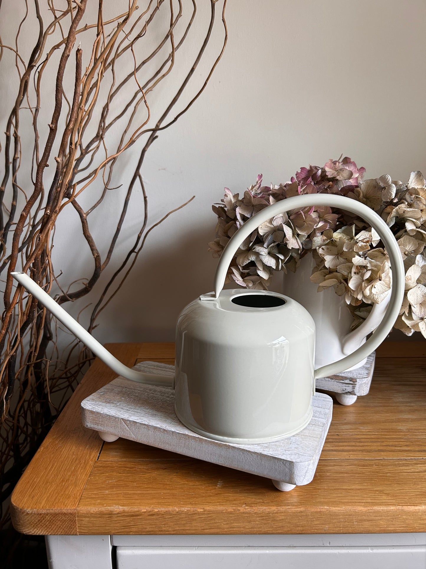 A Stone cream 1ltr enamel metal watering can indoor houseplants retro classic style