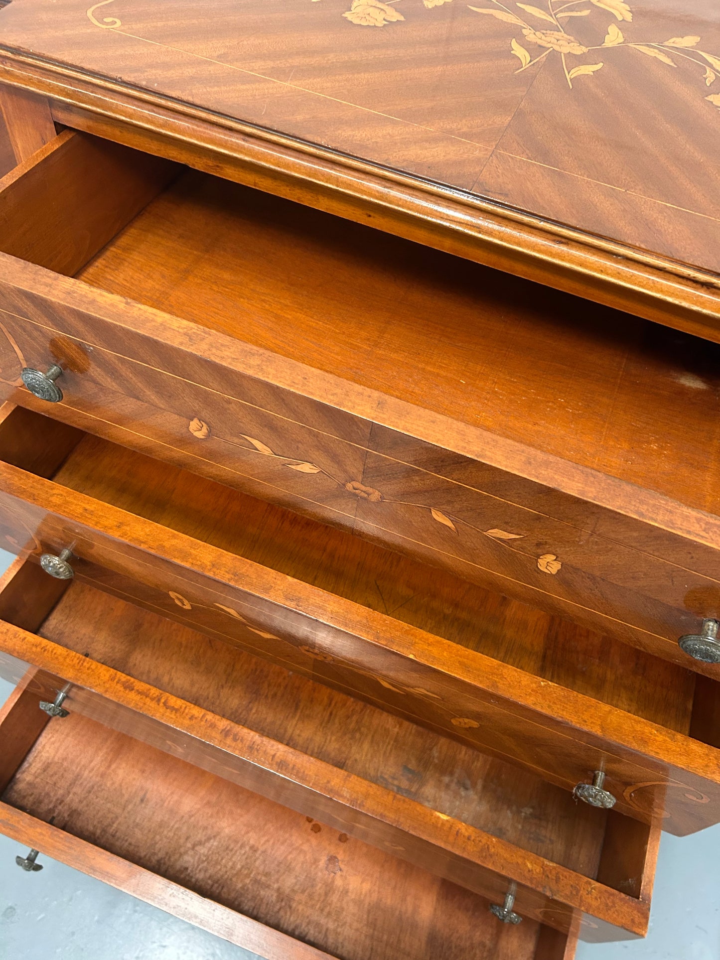 Beautifully shaped Vintage French sideboard with 4 drawers 2 cupboards