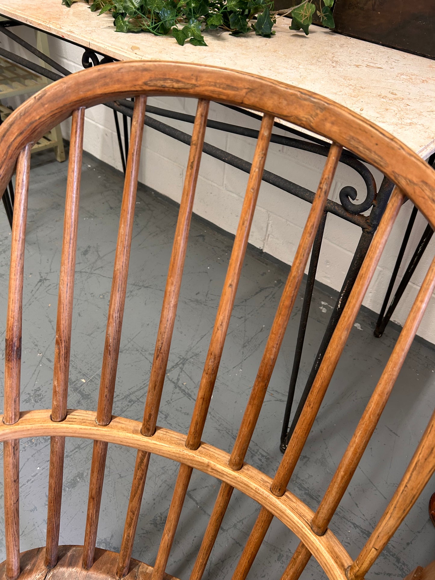 19thC English Hoop back Windsor armchair with spindles turned supports solid sturdy