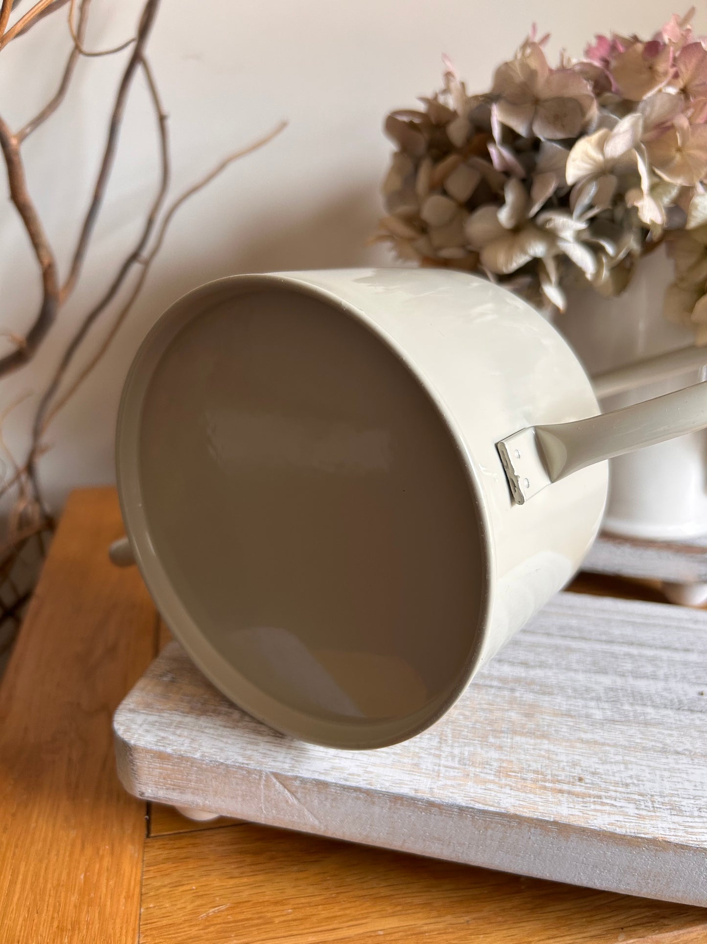 A Stone cream 1ltr enamel metal watering can indoor houseplants retro classic style