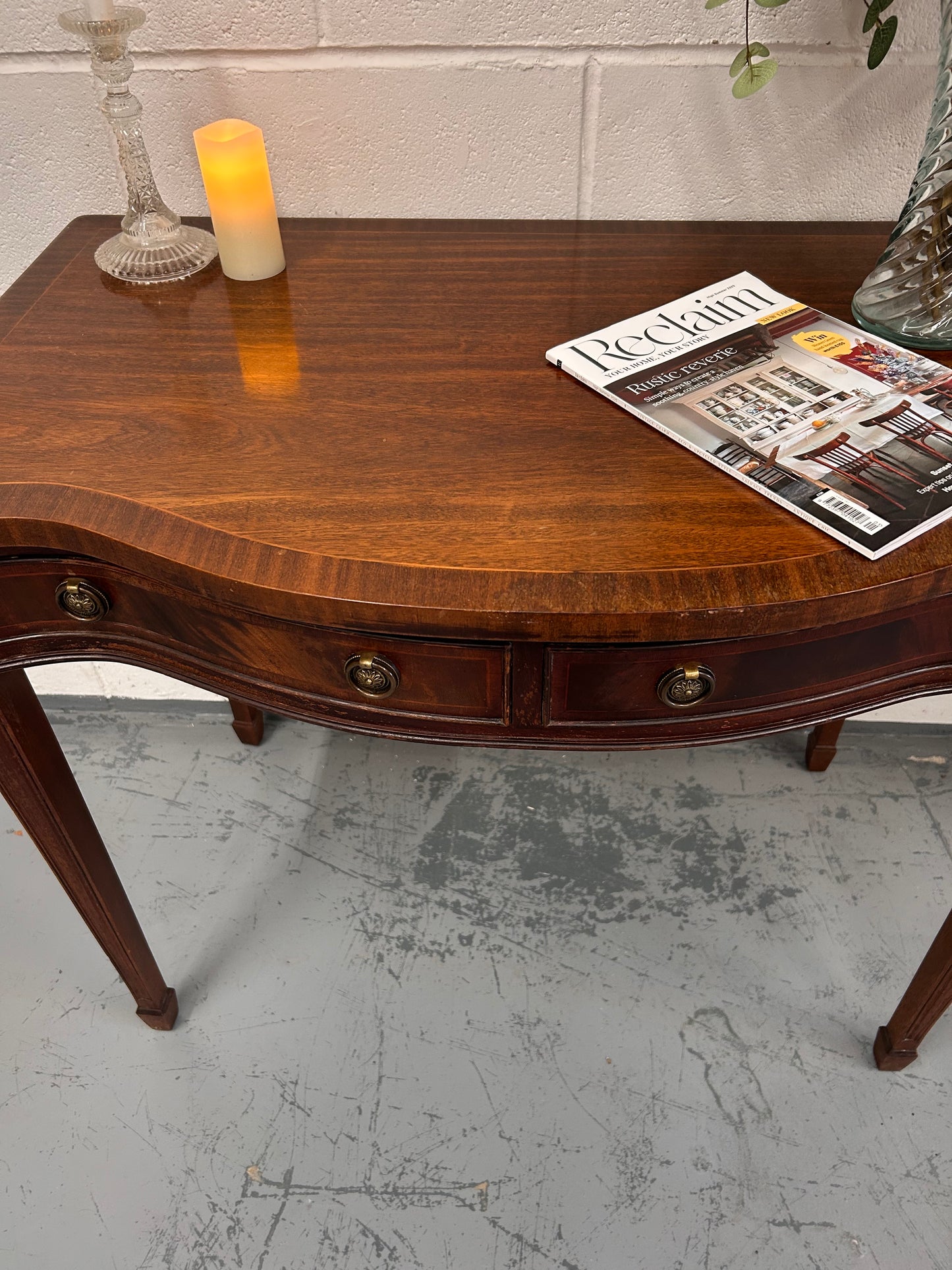 Vintage 1980’s Mahogany side table /writing desk elegant item nice condition