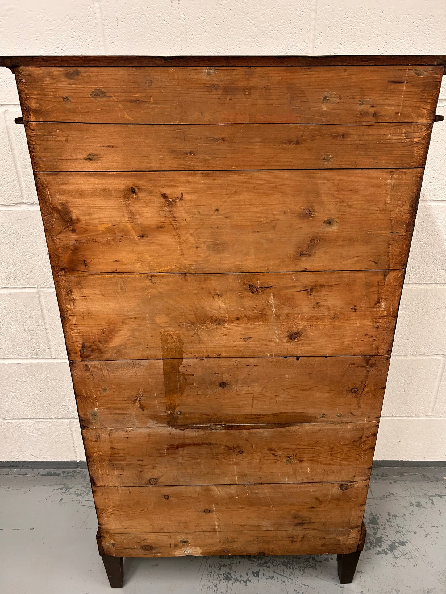A vintage mahogany display cabinet with a glazed front great condition