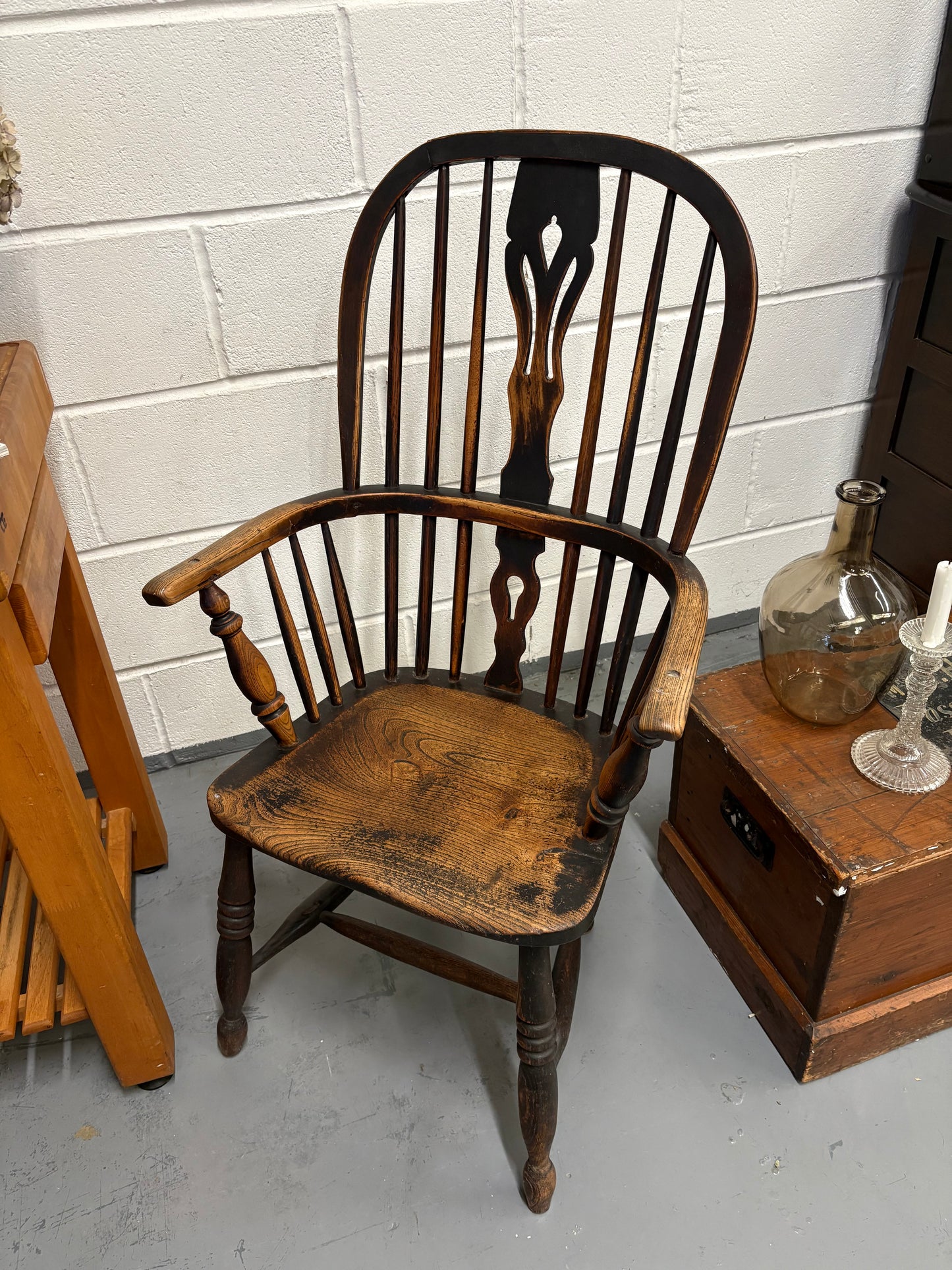 19thC Ash & Elm Windsor armchair - spindles turned supports solid sturdy