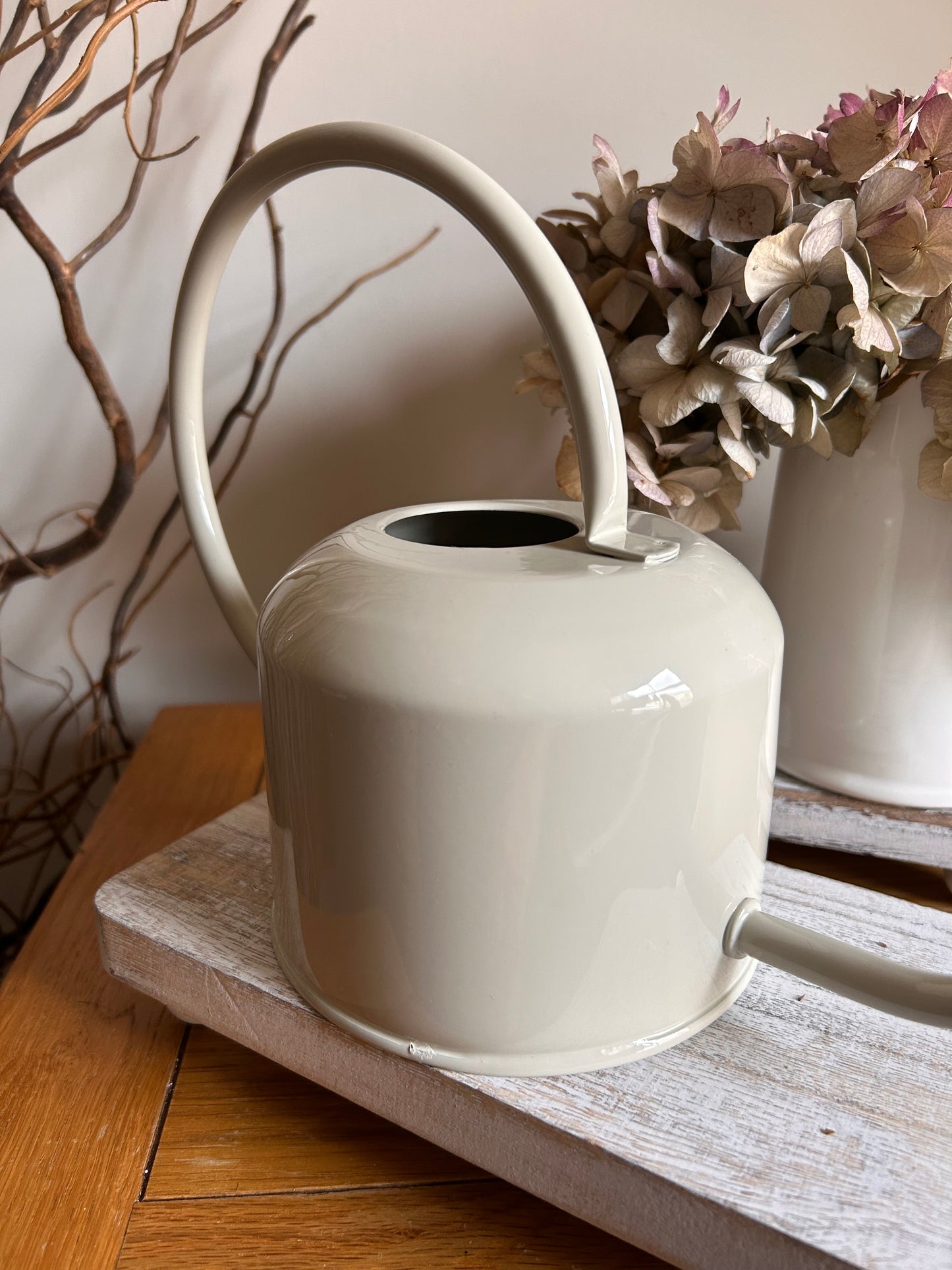 A Stone cream 1ltr enamel metal watering can indoor houseplants retro classic style