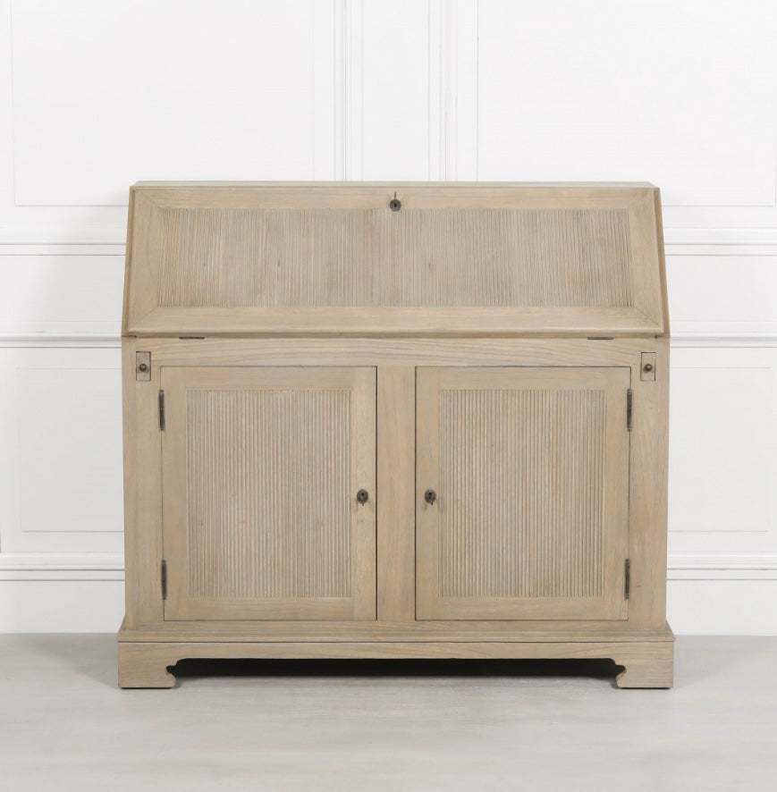 Rustic wooden bureau desk in solid cedar wood lockable