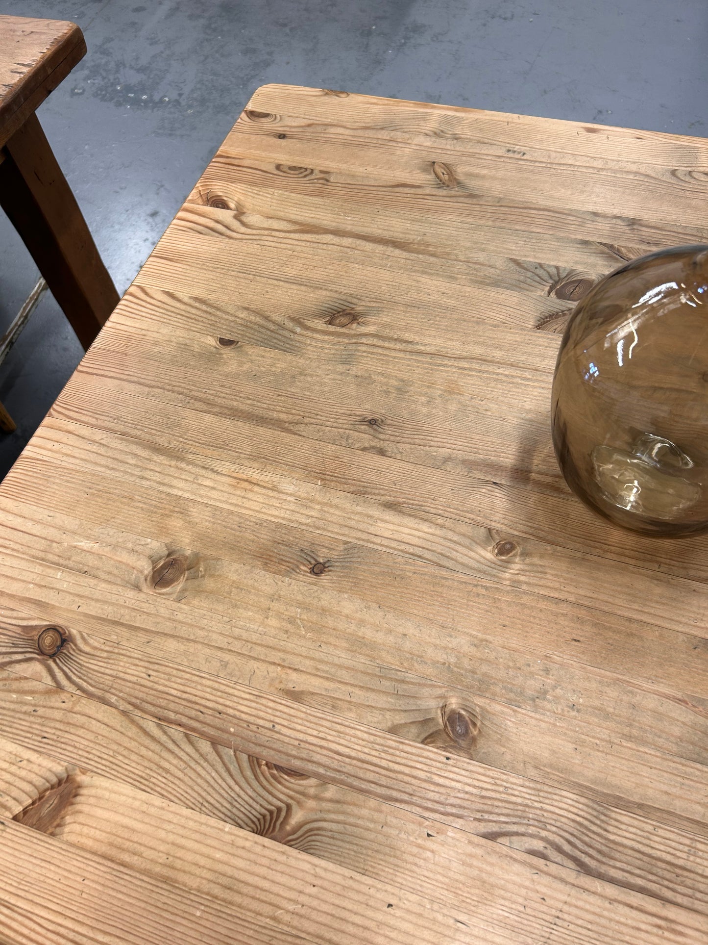 Classic design Large Vintage Farmhouse table thick wooden top Seat up-to 8 people