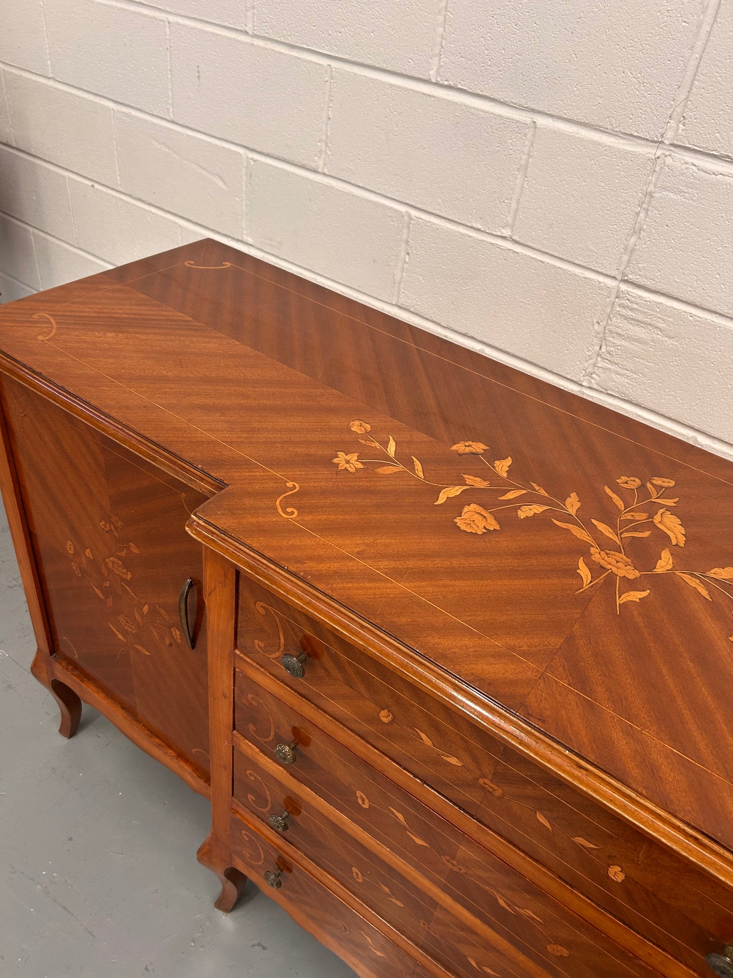 Beautifully shaped Vintage French sideboard with 4 drawers 2 cupboards