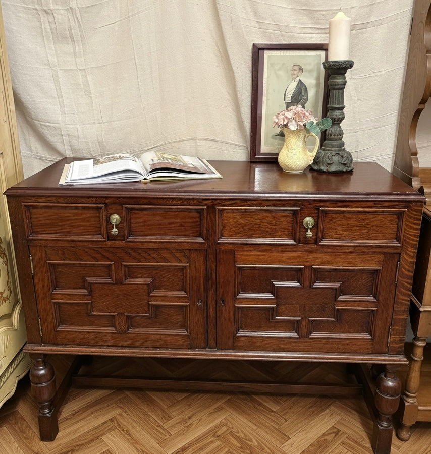 Early 20thC Super Quality Jacobean Revival carved oak sideboard Geometric Design