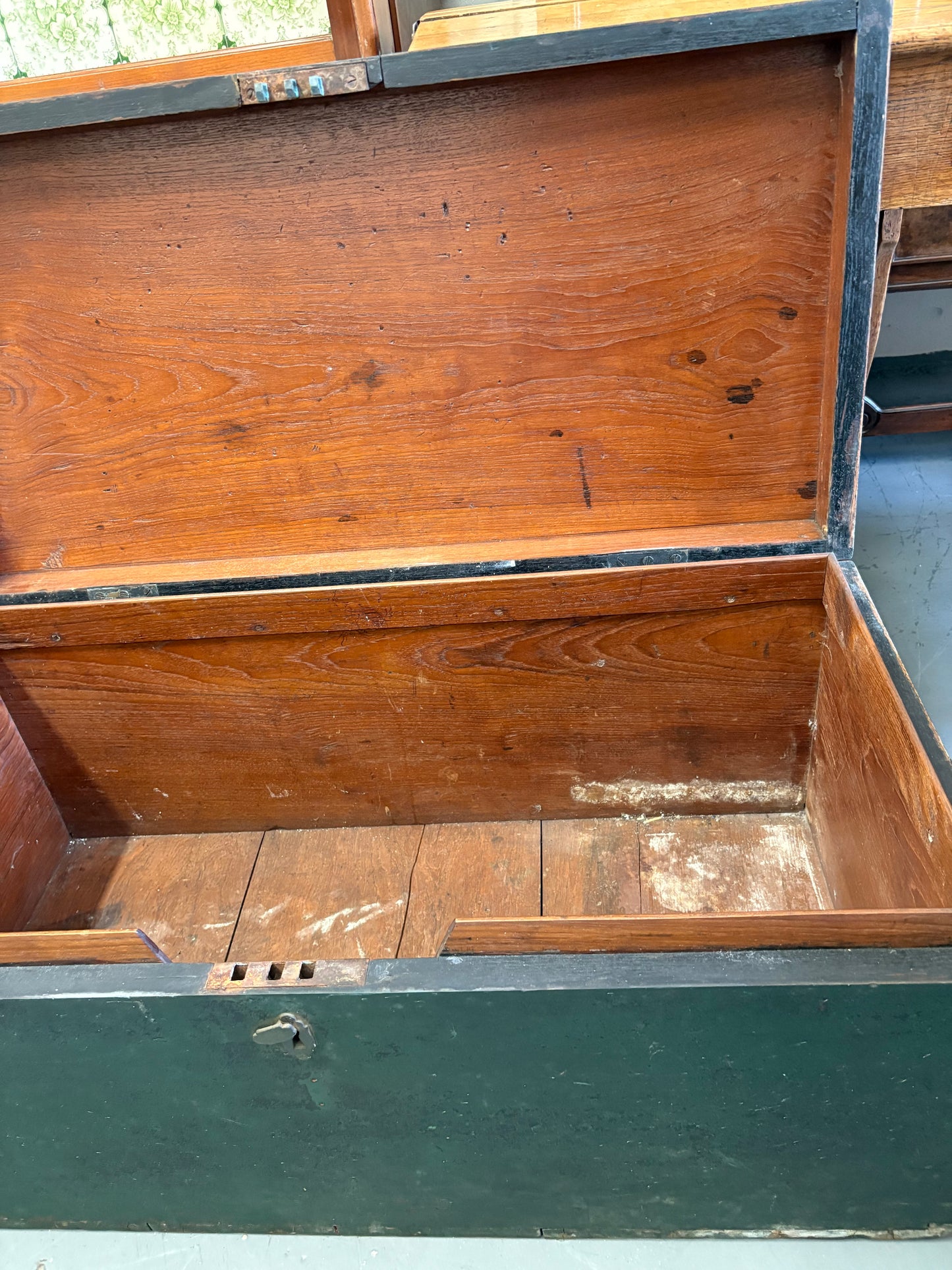 Green vintage wooden carpenters tool chest great coffee table and storage