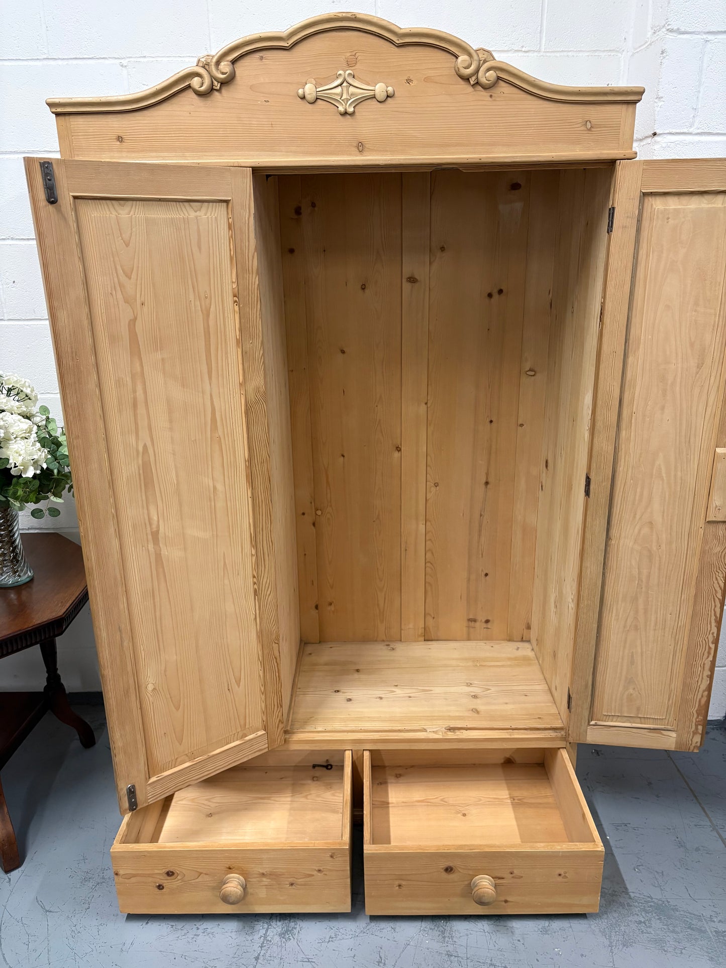 Dutch antique pine triple wardrobe beautiful clean tidy condition