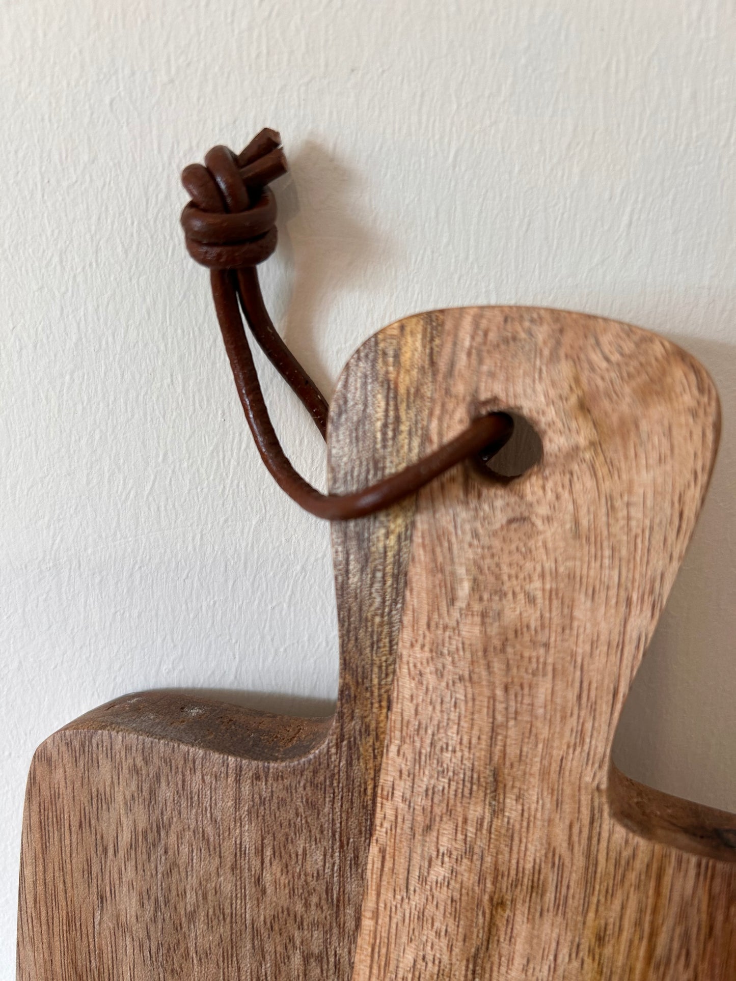 Mango Wood Kitchen Chacuterie chopping board with hanger