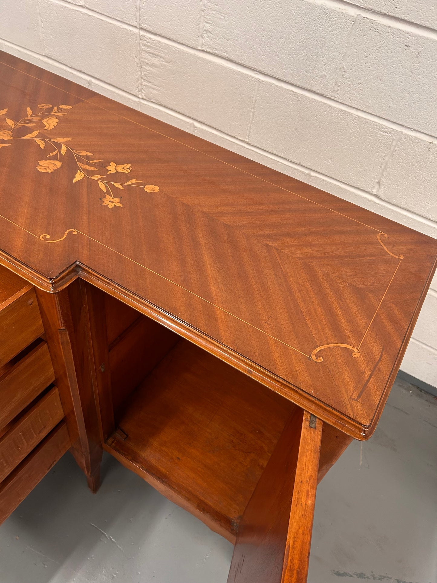 Beautifully shaped Vintage French sideboard with 4 drawers 2 cupboards