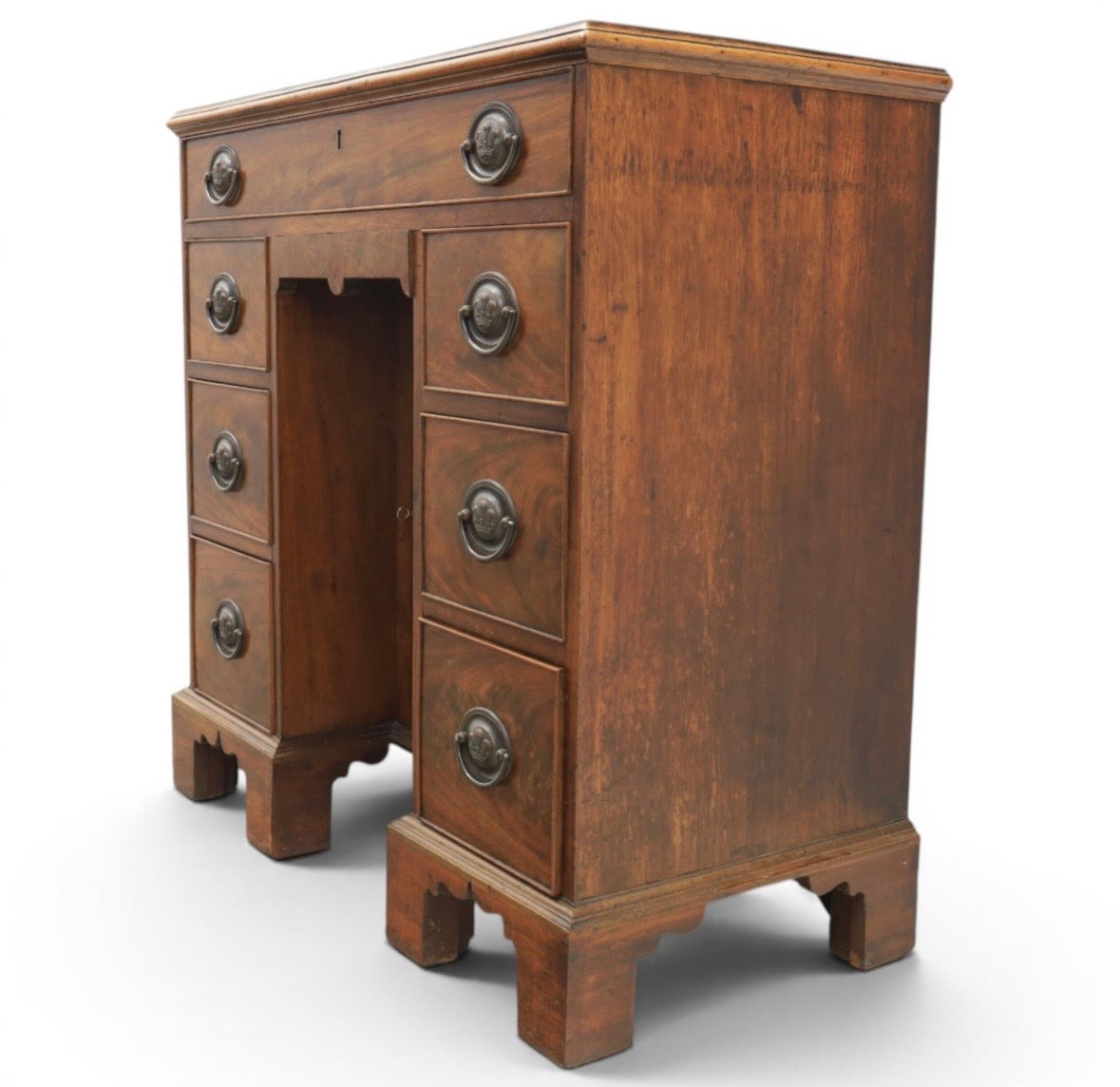 Early 20th century Georgian design walnut kneehole desk