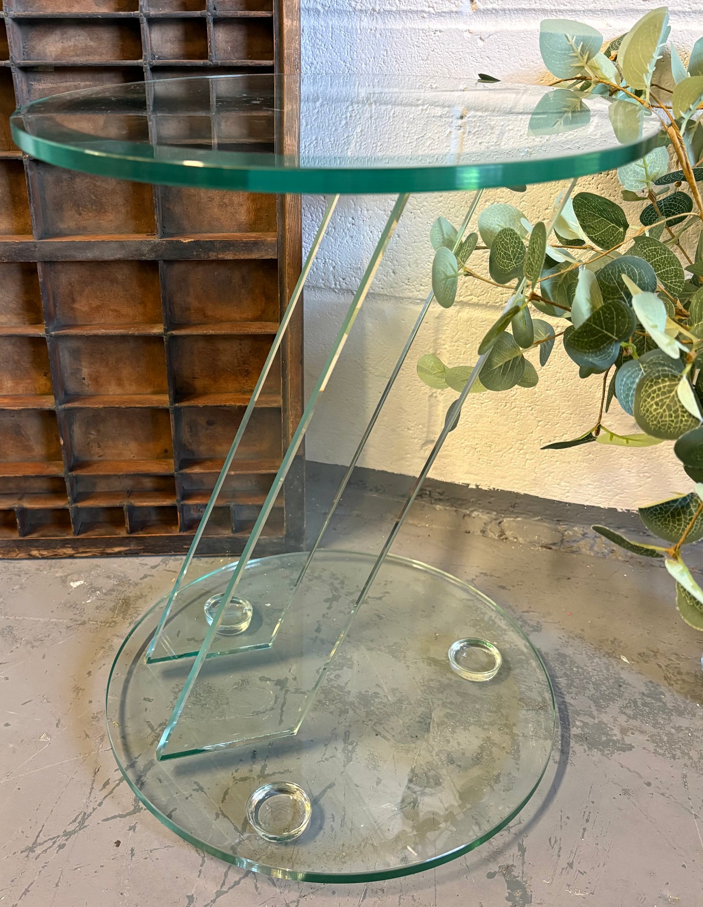 Vintage Italian 1980’s Tempered Glass Modern Side / drinks table Original Unique Furniture