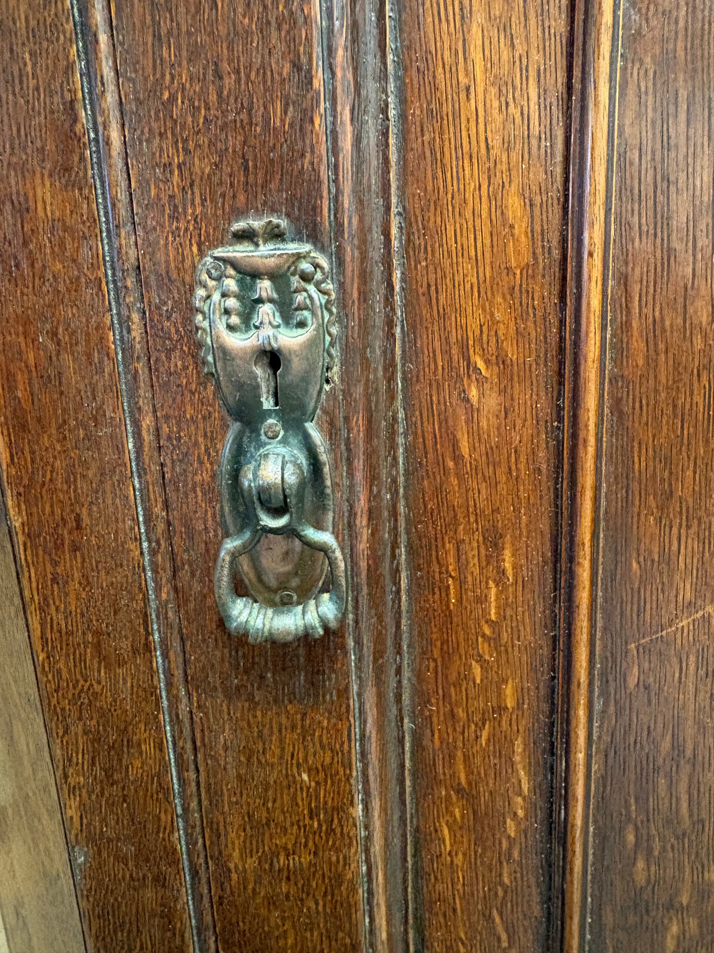 Large Antique Georgian Oak wall hanging corner cupboard cabinet