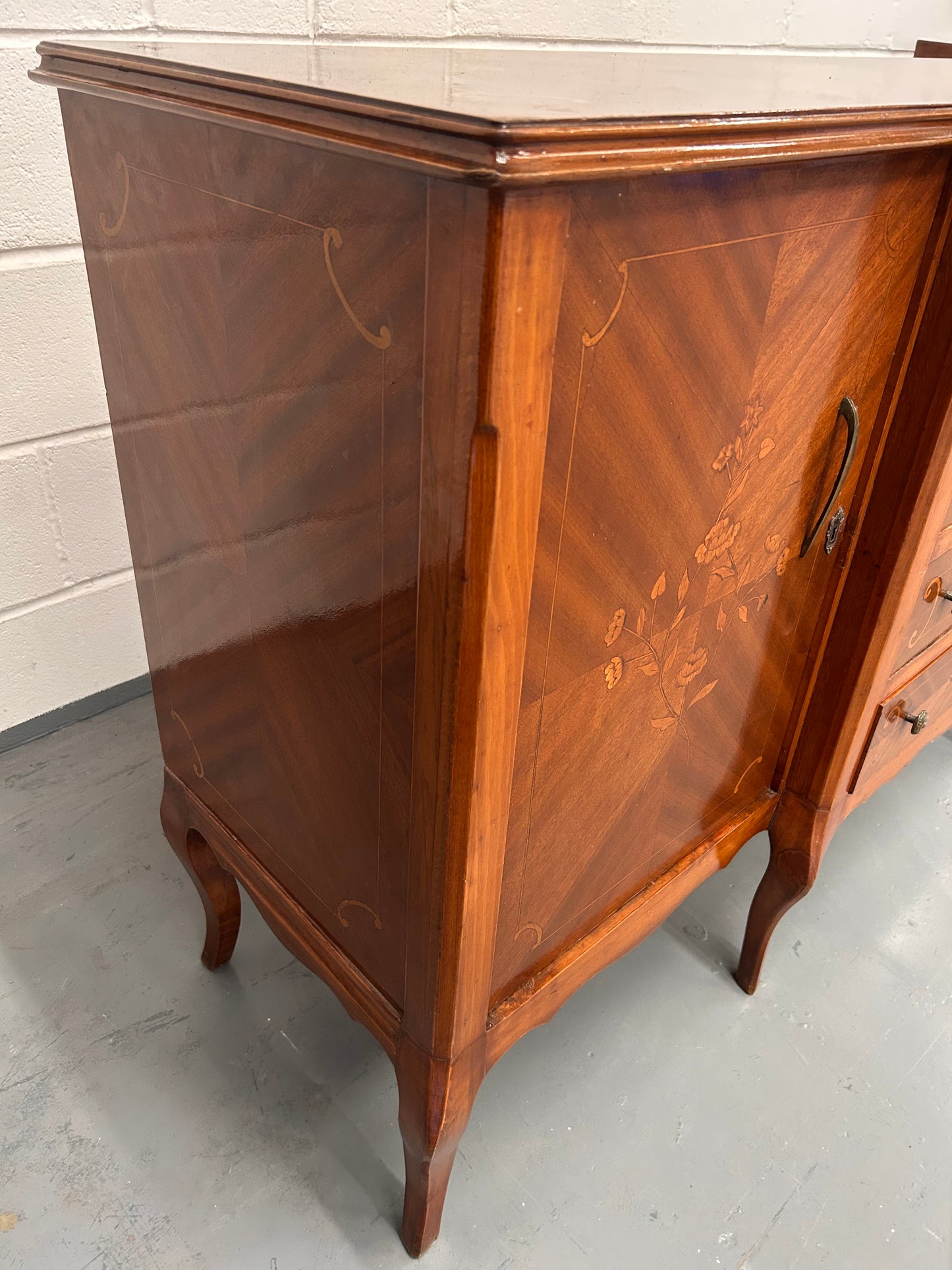 Beautifully shaped Vintage French sideboard with 4 drawers 2 cupboards