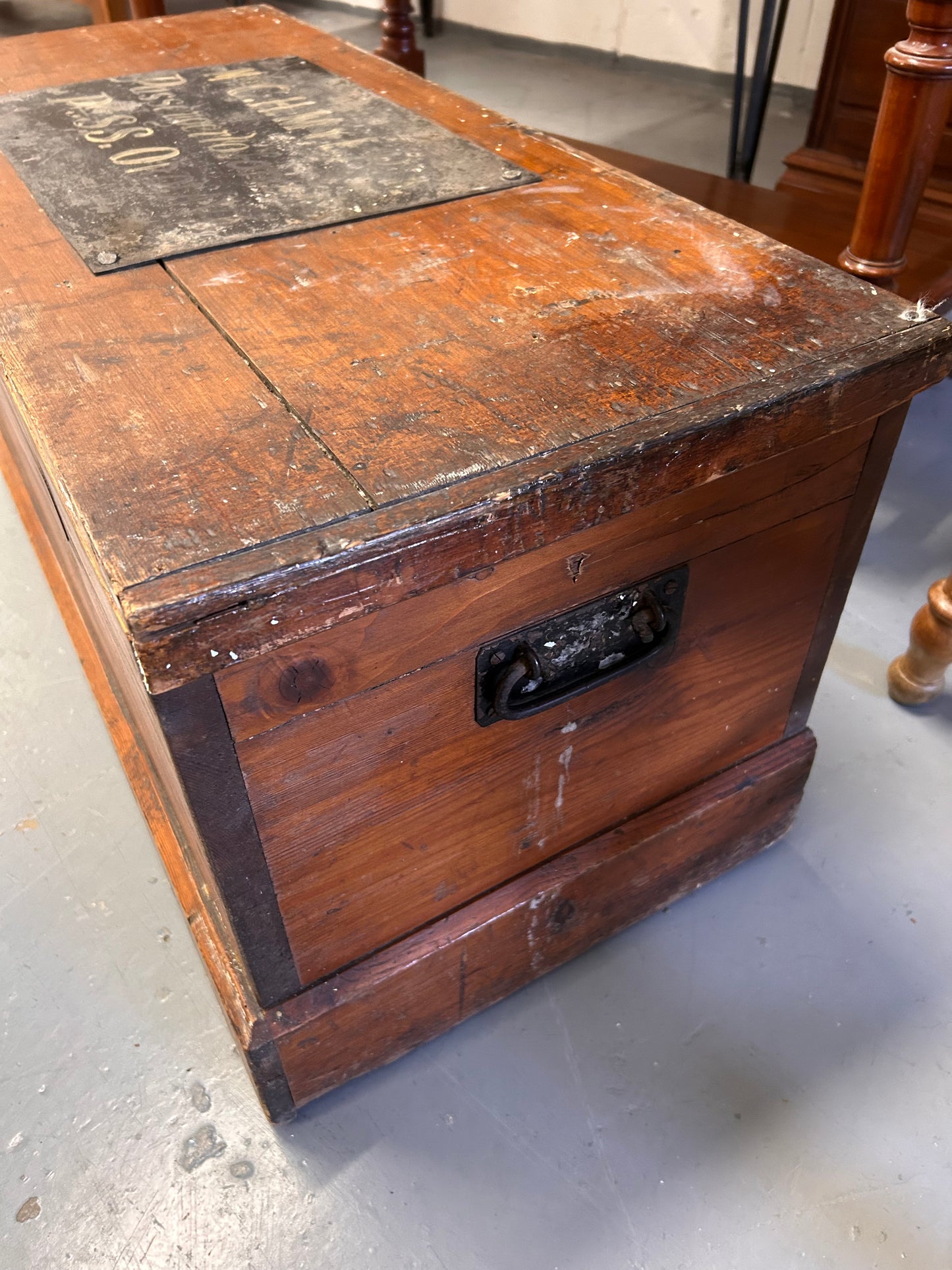 Amazing antique ship’s passenger travel trunk great coffee table or storage