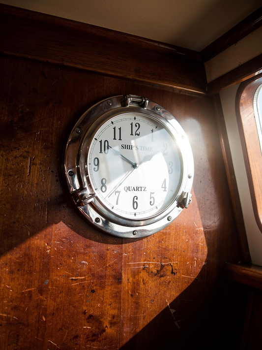 Porthole Ship Design Nautical Theme Wall Clock