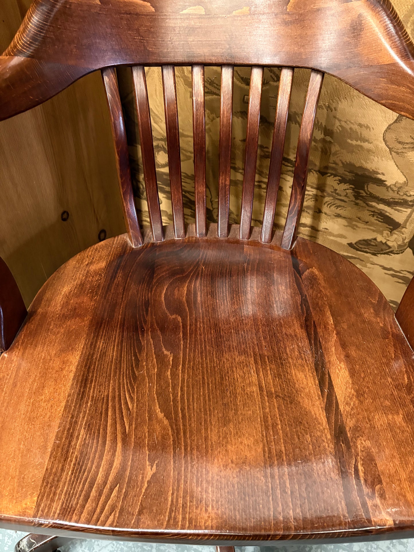 Hardwood Swivel Captains Office Chair Height Adjustable