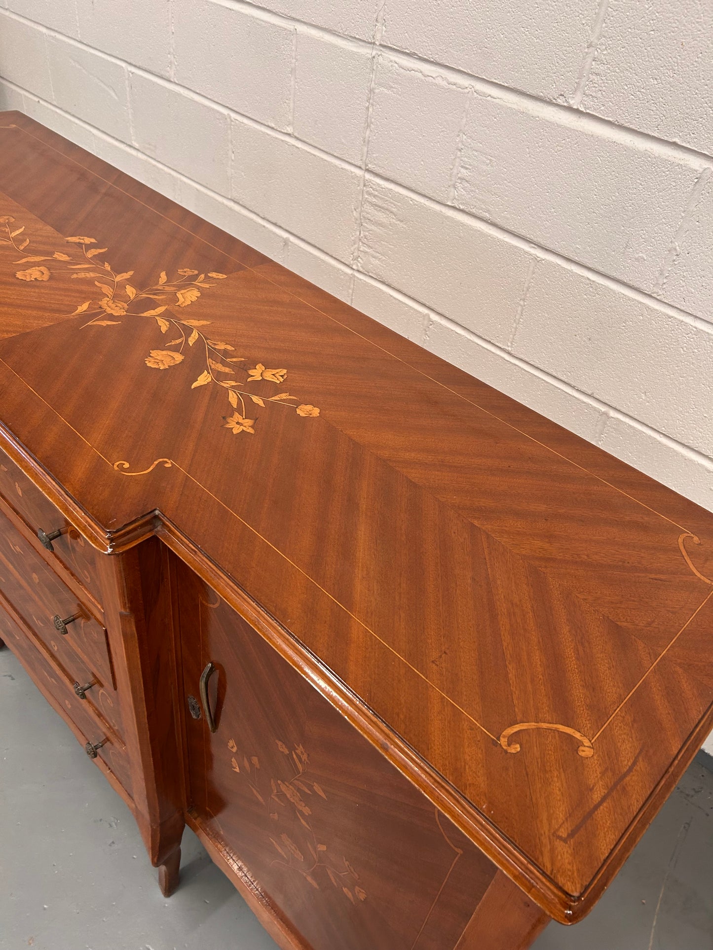 Beautifully shaped Vintage French sideboard with 4 drawers 2 cupboards