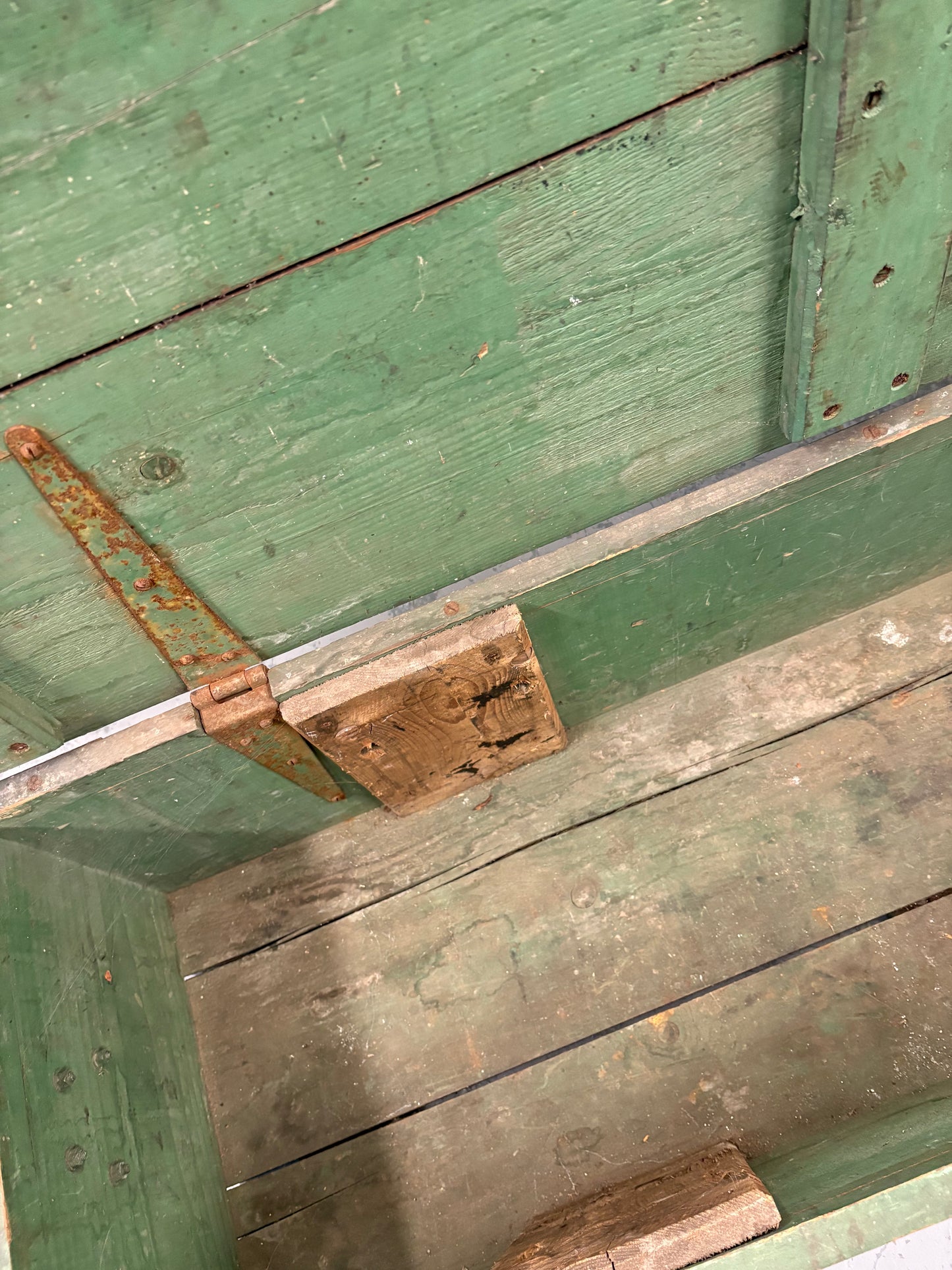 Military WW2 Light Rescue Equipment chest great coffee table and storage