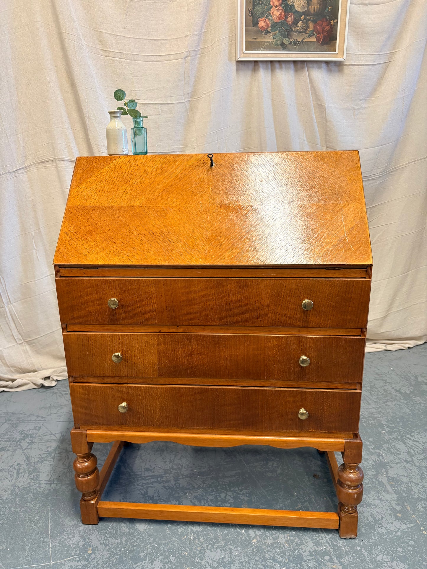 Mid Century bureau writing desk with storage drawers & Key