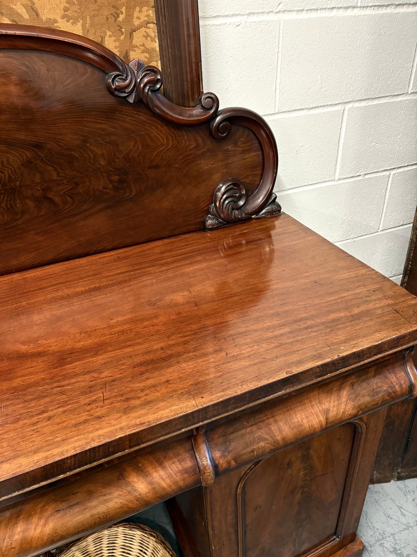 Carved Country House Victorian Mahogany sideboard Console table cupboard drawers