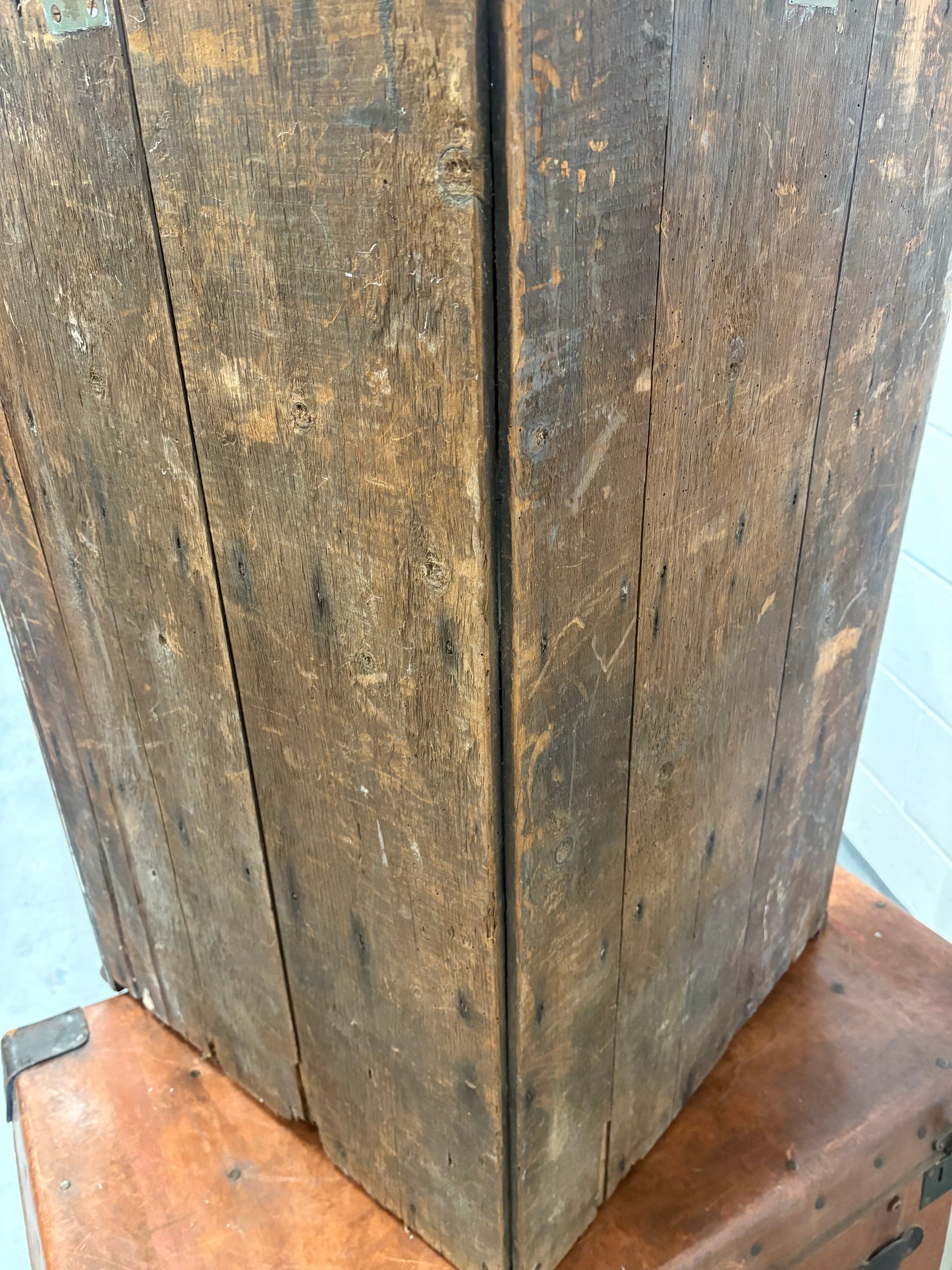 Antique wall hanging corner cupboard cabinet Good Colour