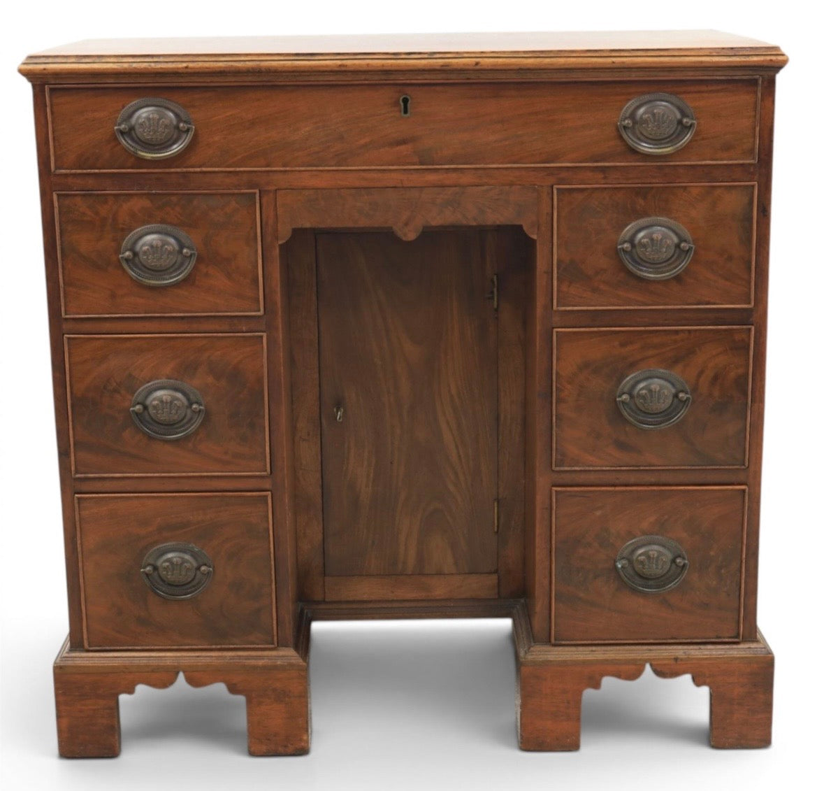 Early 20th century Georgian design walnut kneehole desk