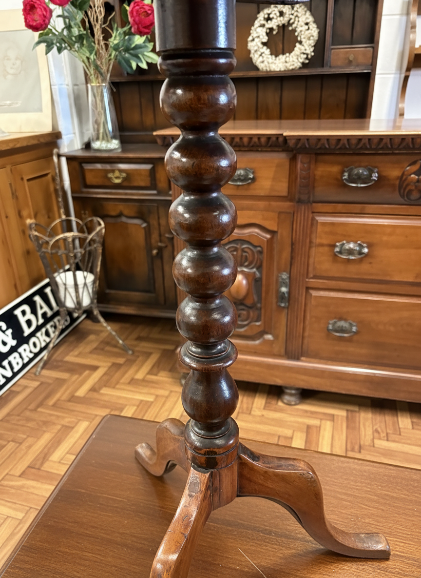 Super Georgian bobbin tilting circular occasional wine / side table ￼