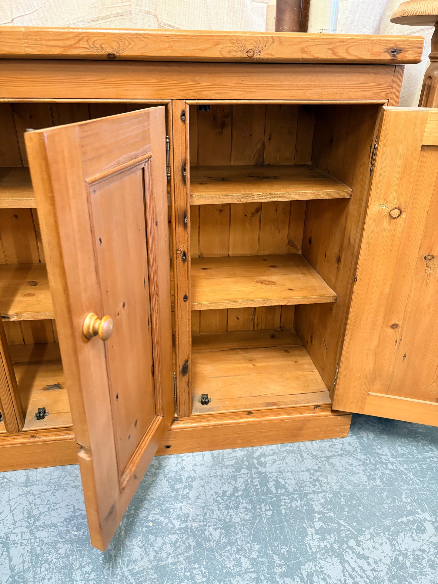 Quality Vintage pine 3 door Storage Cabinet Sideboard Country Farmhouse style