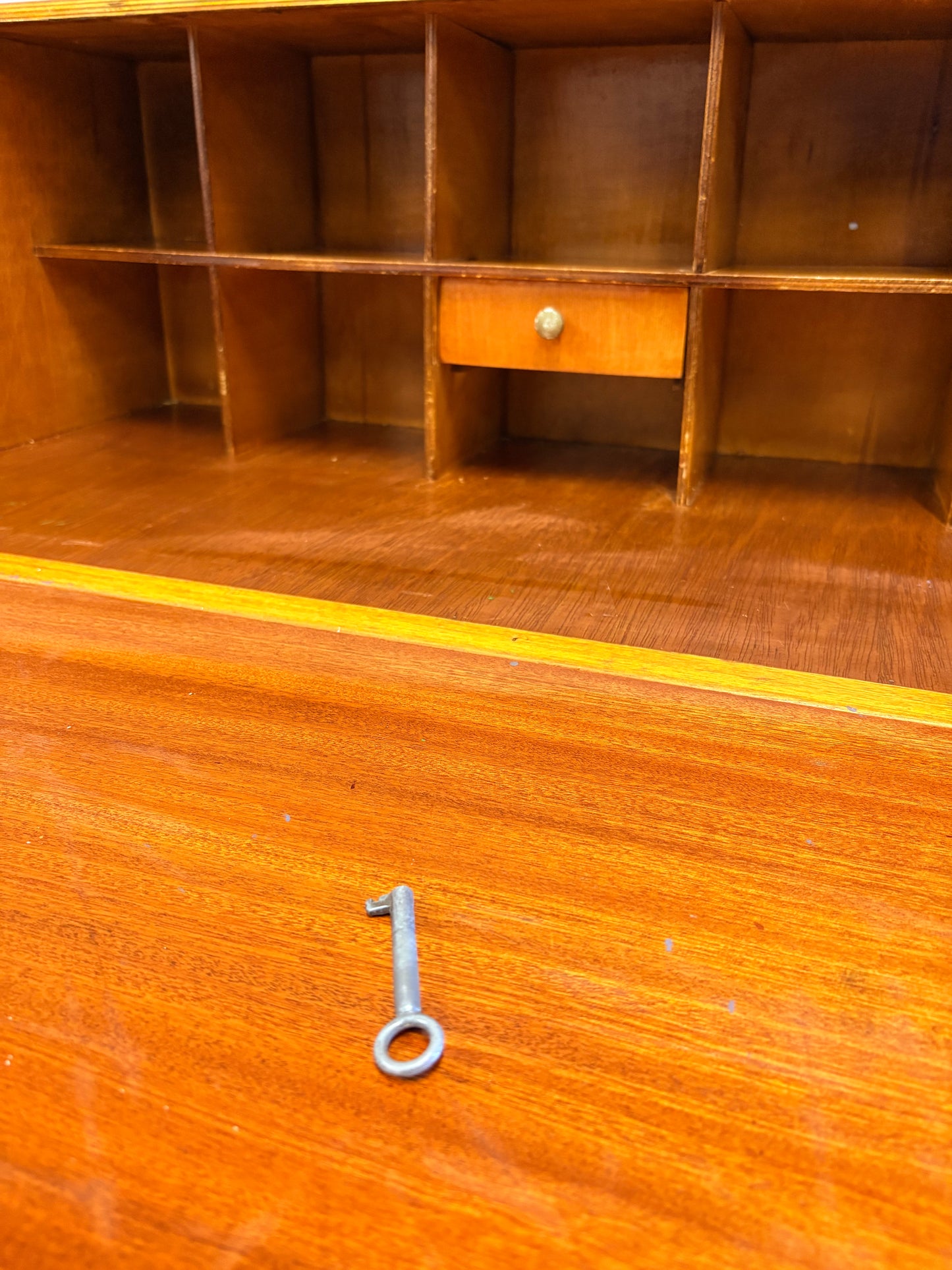 Mid Century bureau writing desk with storage drawers & Key
