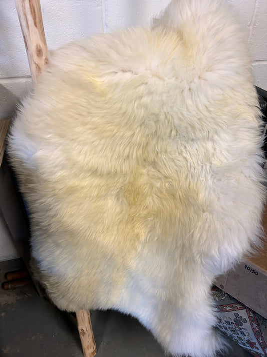 Beautiful New British Sheepskin Rugs Ivory Cream colour Scandi