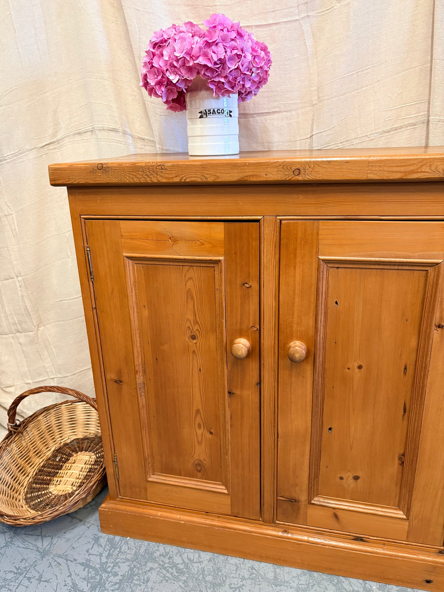 Quality Vintage pine 3 door Storage Cabinet Sideboard Country Farmhouse style