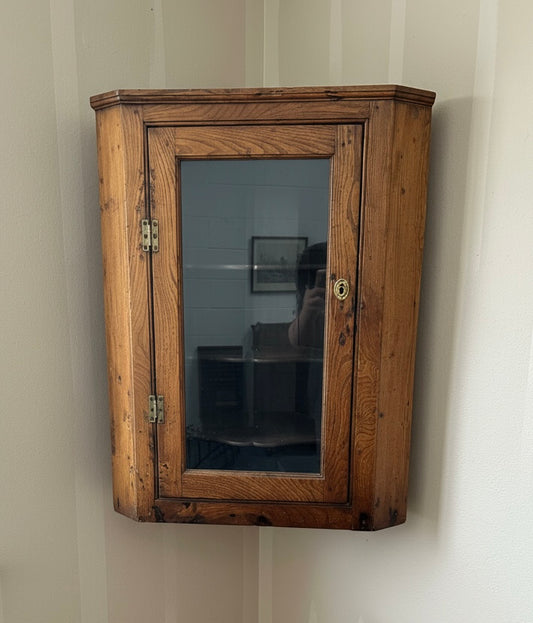 19thC Oak Antique Corner Cupboard Shelves Glazed with Key English Country House