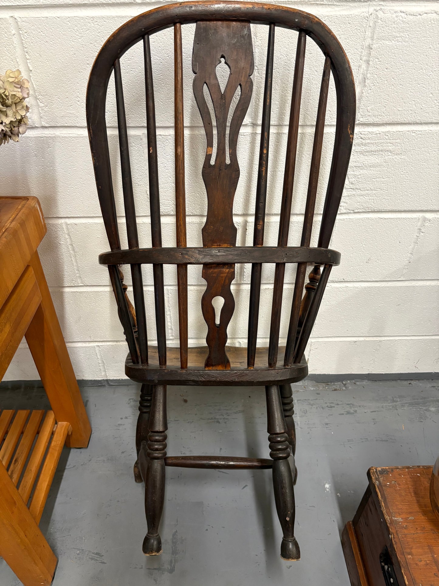19thC Ash & Elm Windsor armchair - spindles turned supports solid sturdy