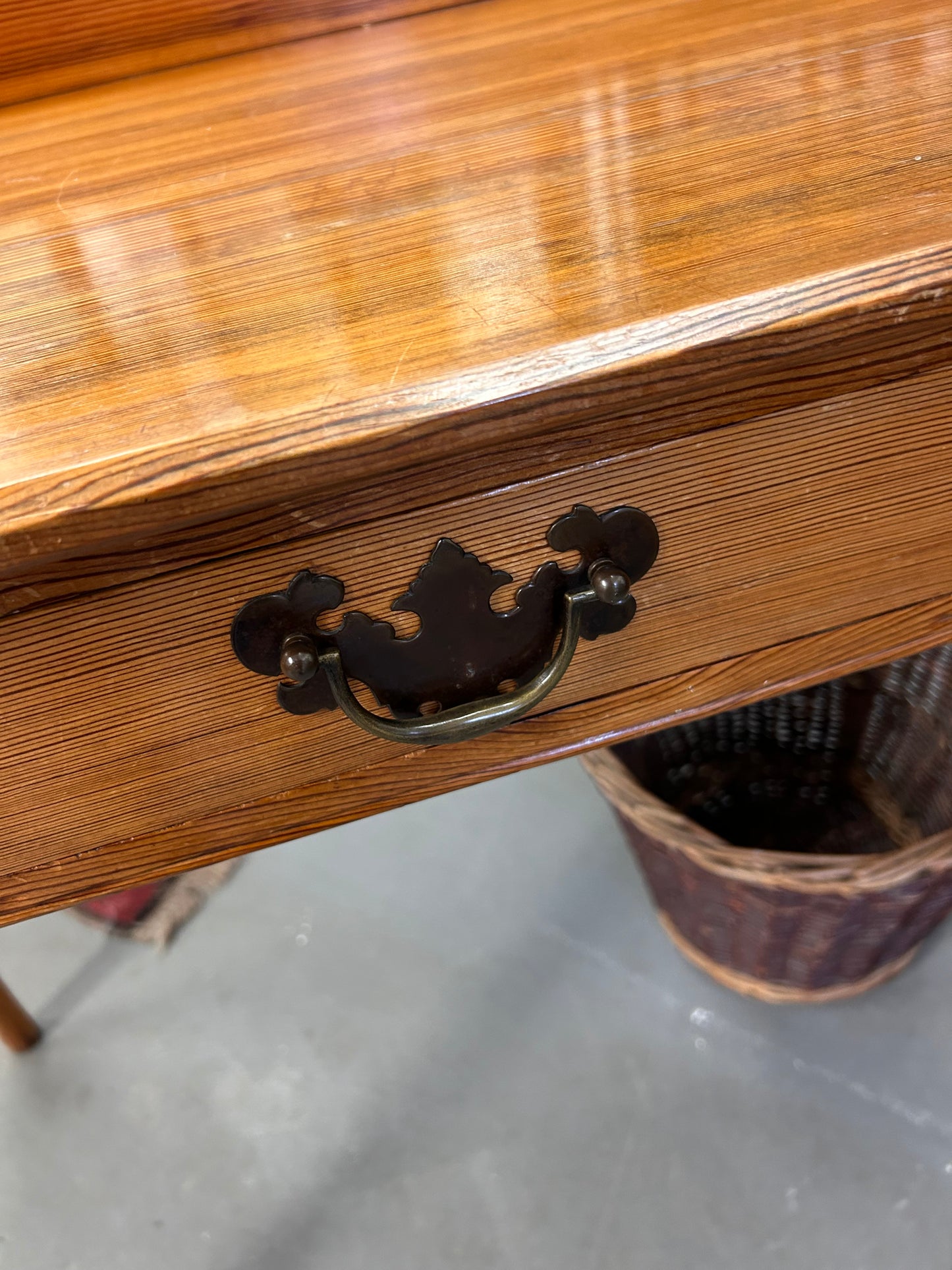 Beautiful Victorian Pitch Pine Washstand raised gallery back