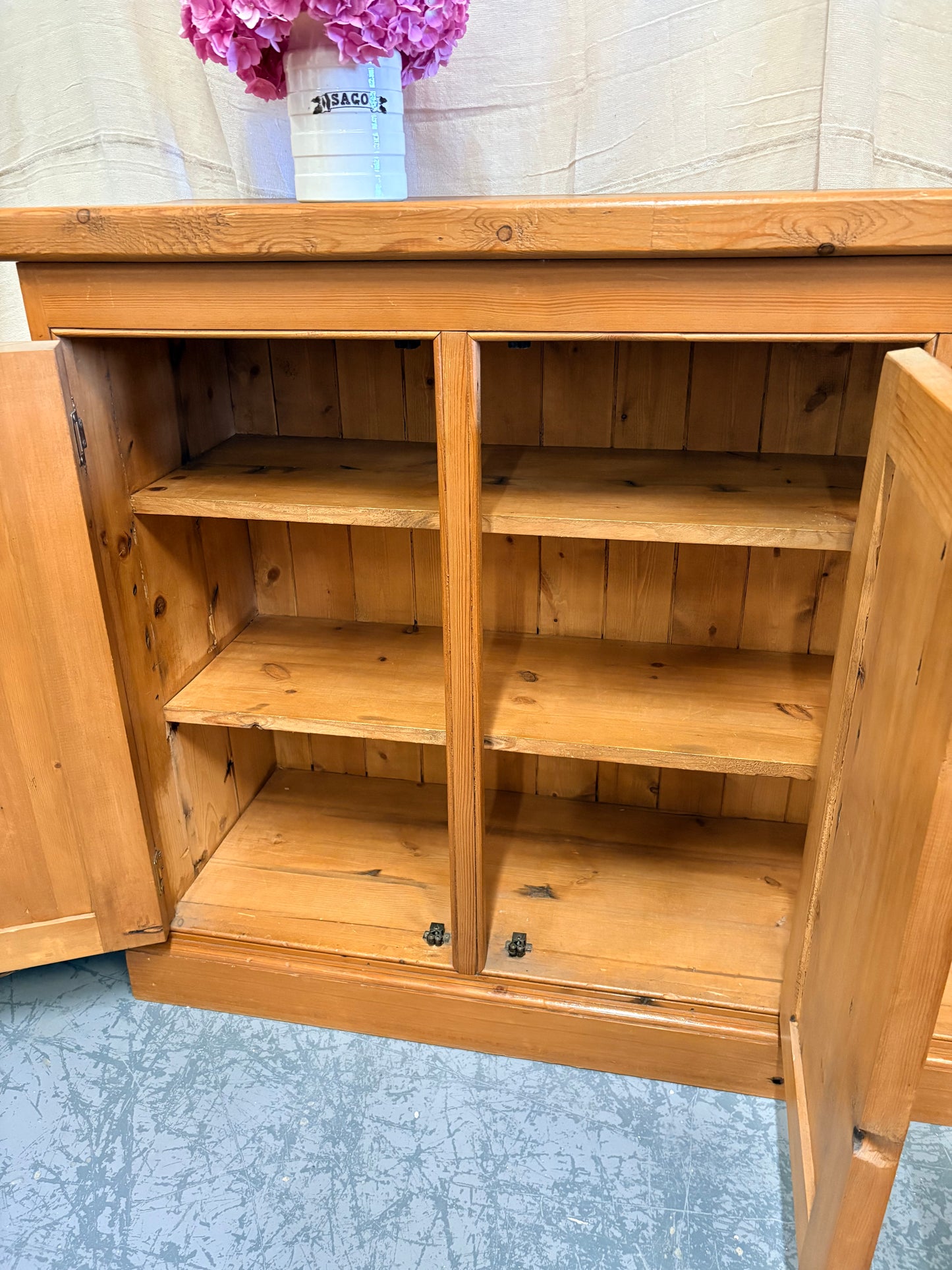 Quality Vintage pine 3 door Storage Cabinet Sideboard Country Farmhouse style