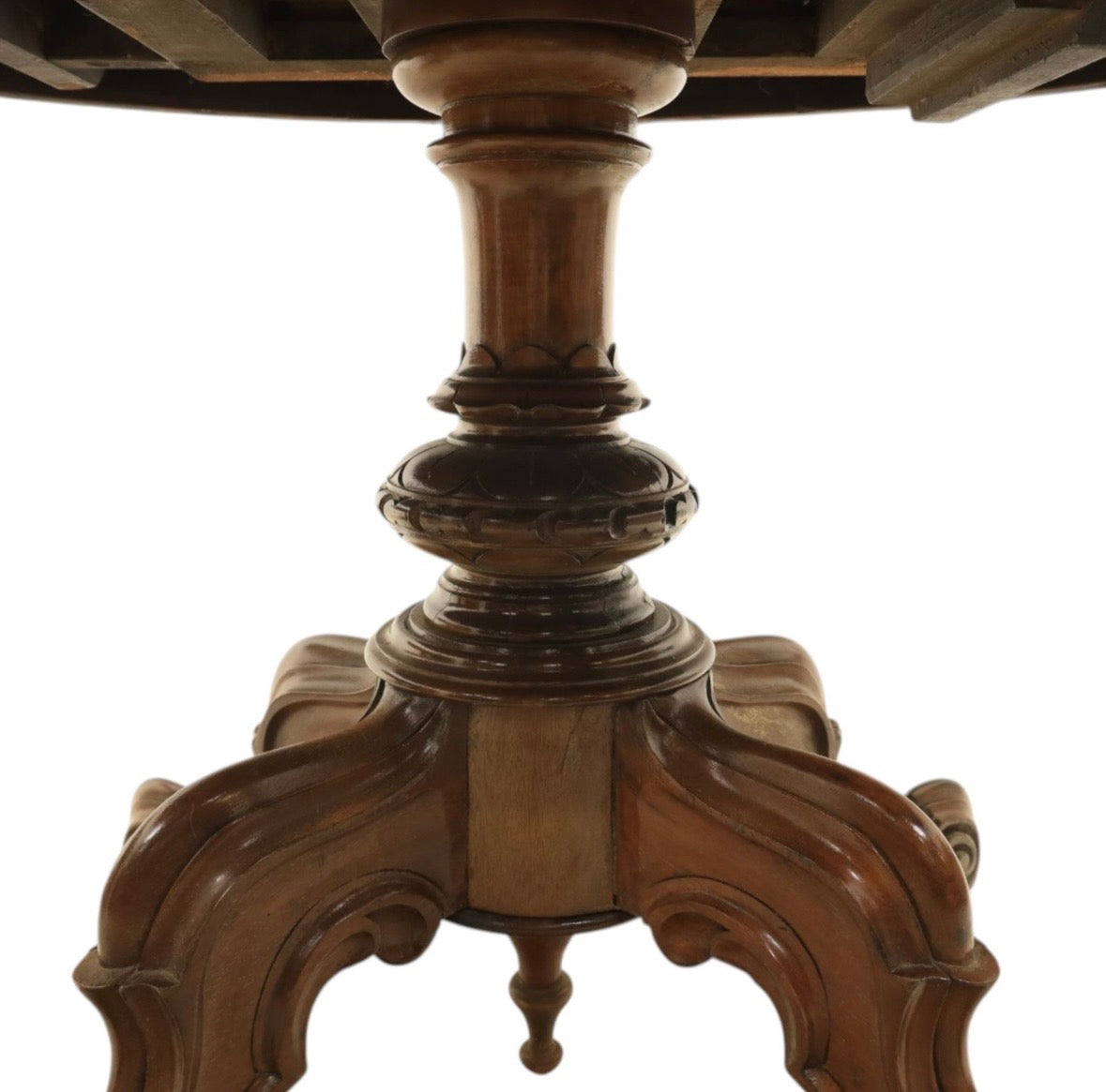 Victorian Antique mahogany oval Dining table Carved legs on castors