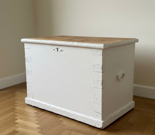 Old Victorian painted shabby pine blanket box / trunk / coffee table / storage chest