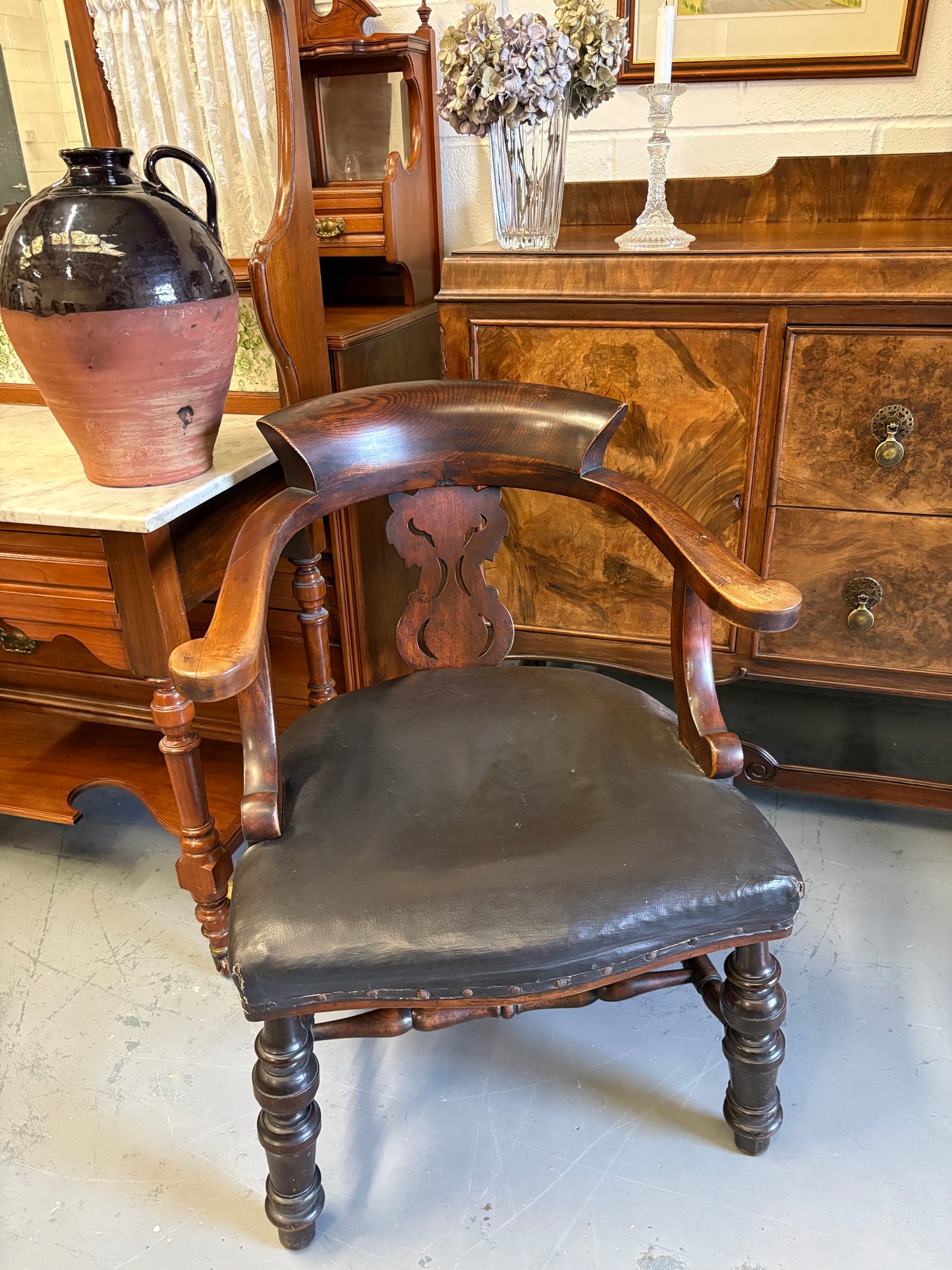 Smokers Bow armchair - solid sturdy. Beautiful quality item.  Great desk chair