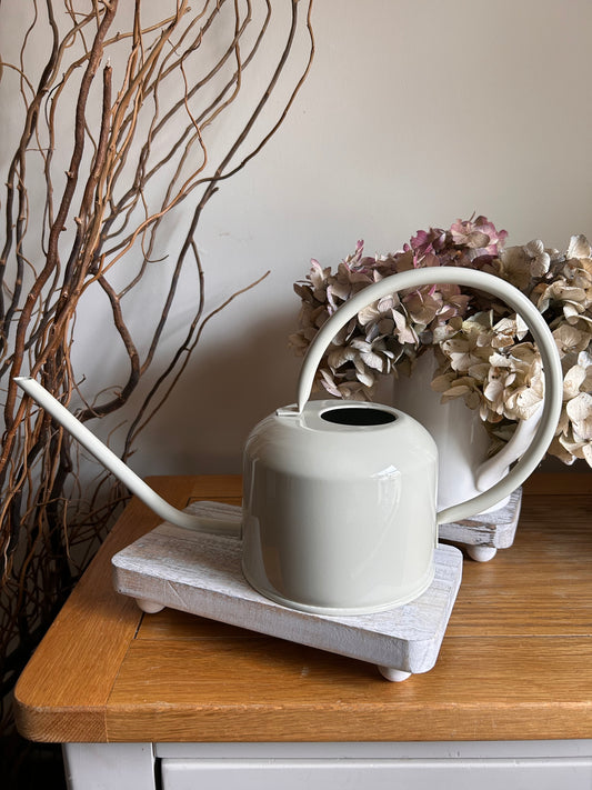 A Stone cream 1ltr enamel metal watering can indoor houseplants retro classic style
