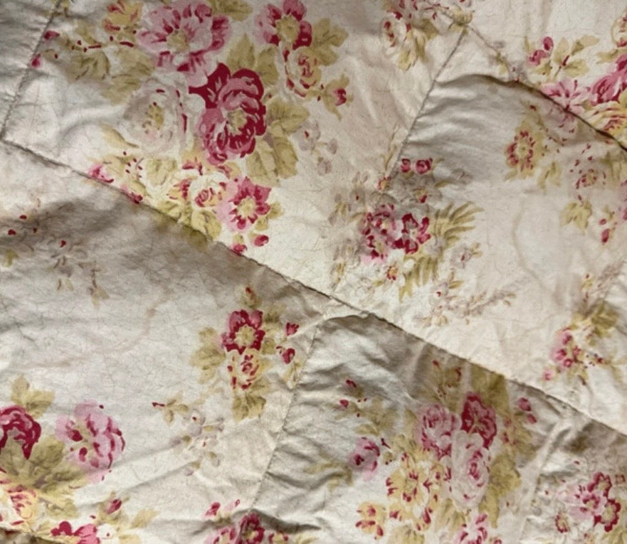Vintage 1940s chintz plump feather filled eiderdown