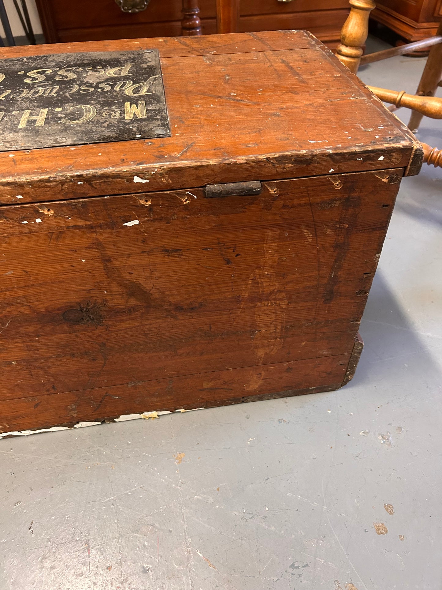 Amazing antique ship’s passenger travel trunk great coffee table or storage