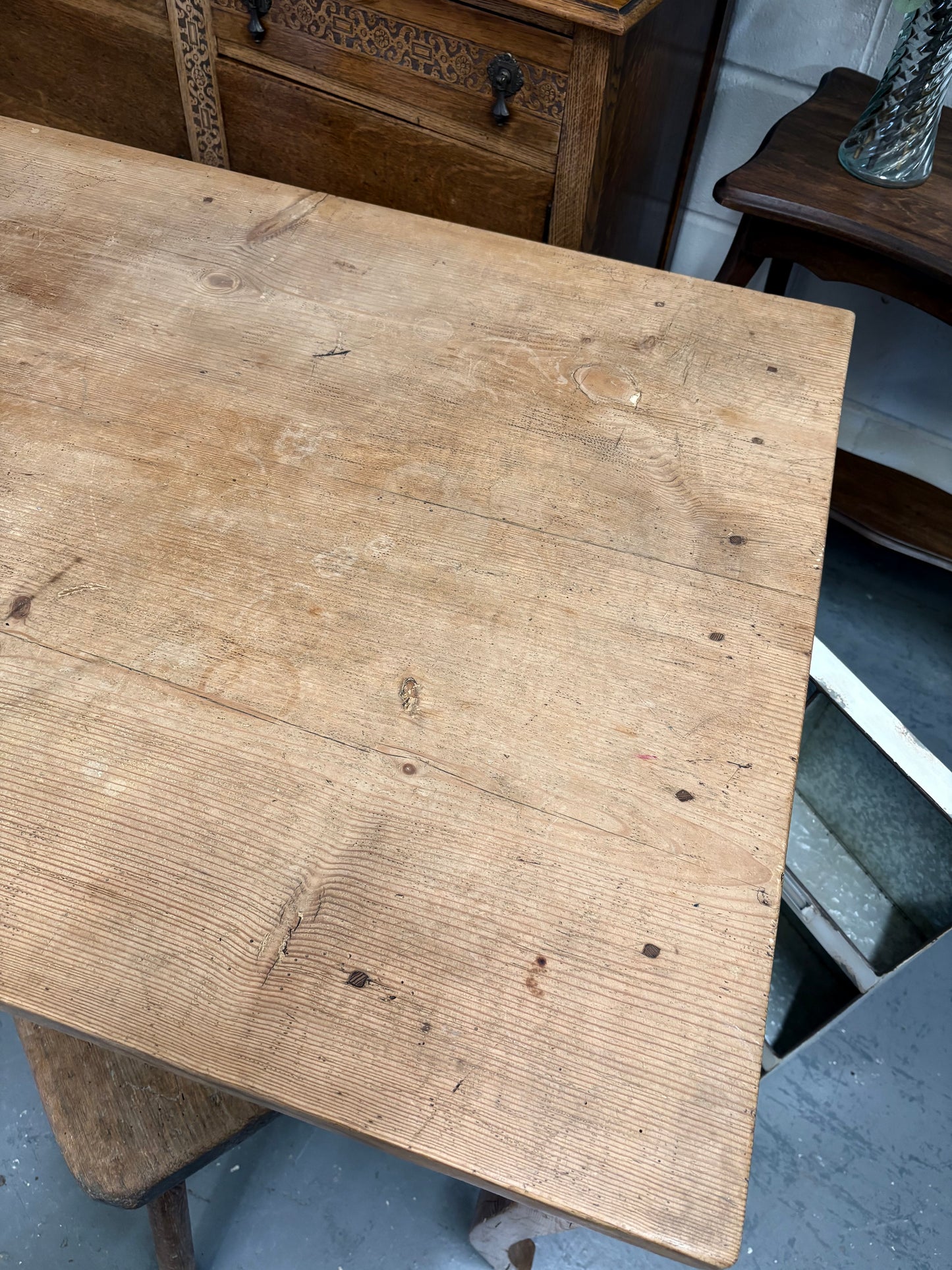 Rustic stripped pine 4 seat kitchen Dining table cabriole legs & cutlery drawer